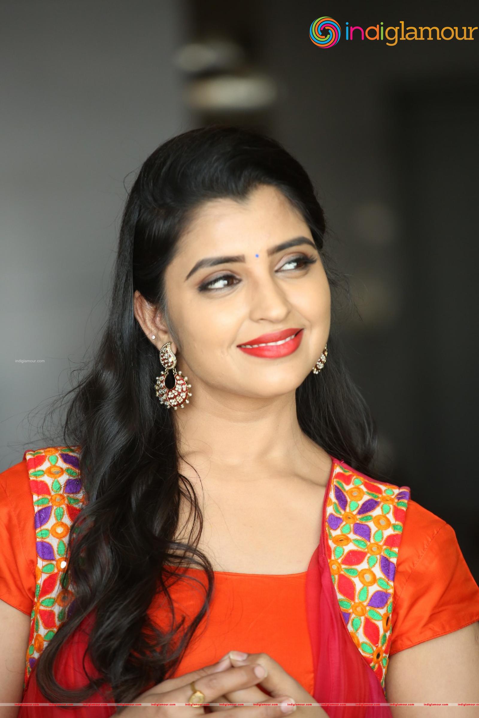 Syamala Actress hd photo