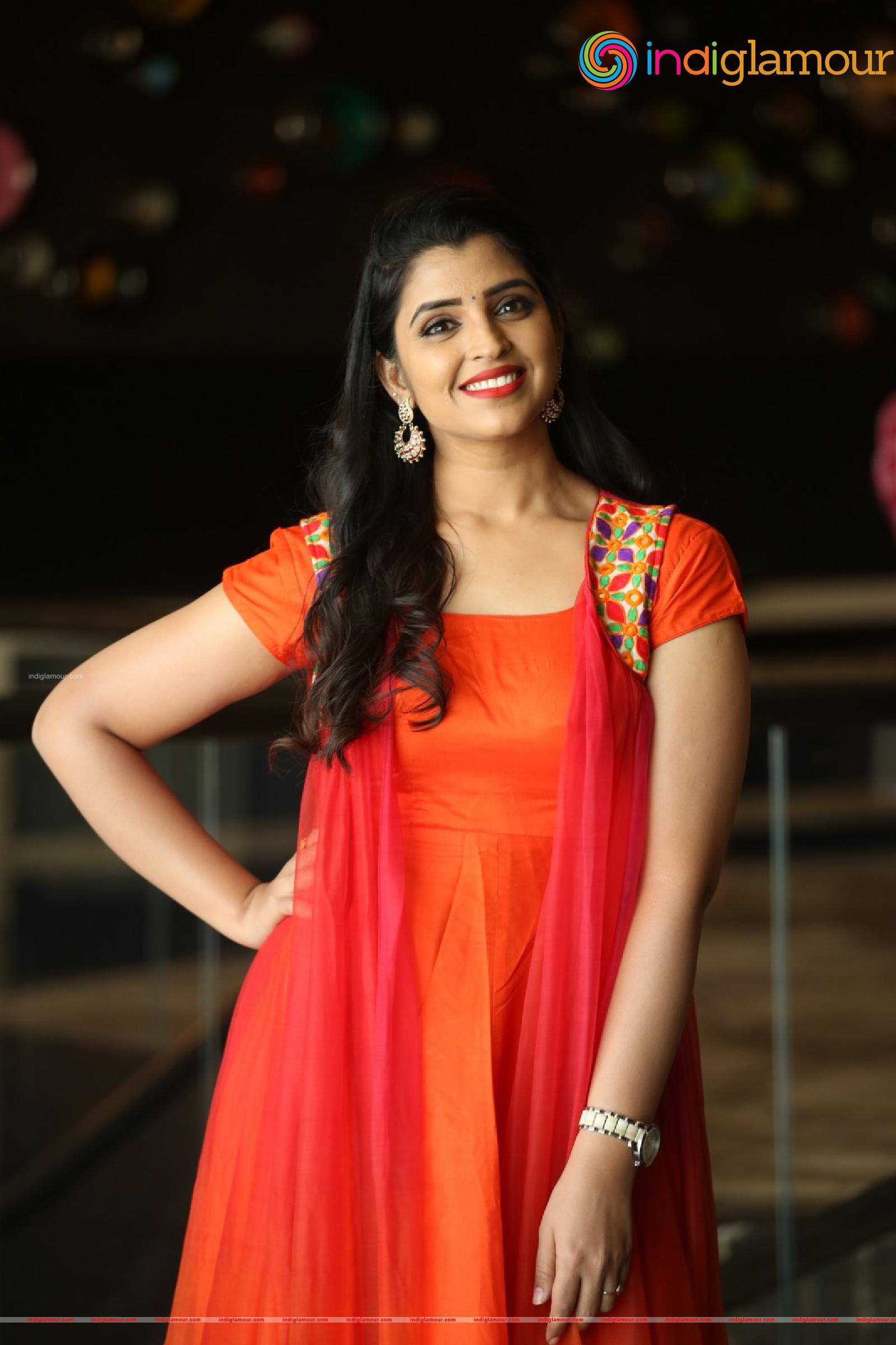 Syamala Actress hd photo