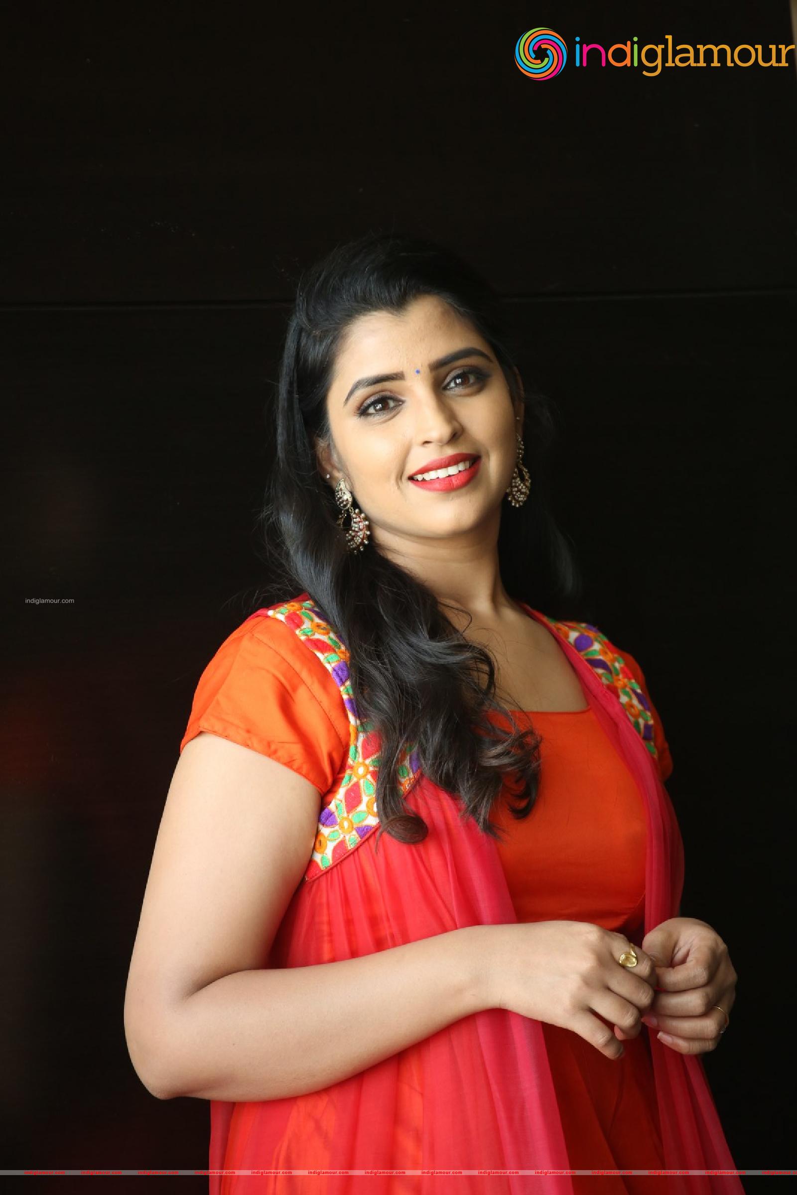 Syamala Actress hd photo