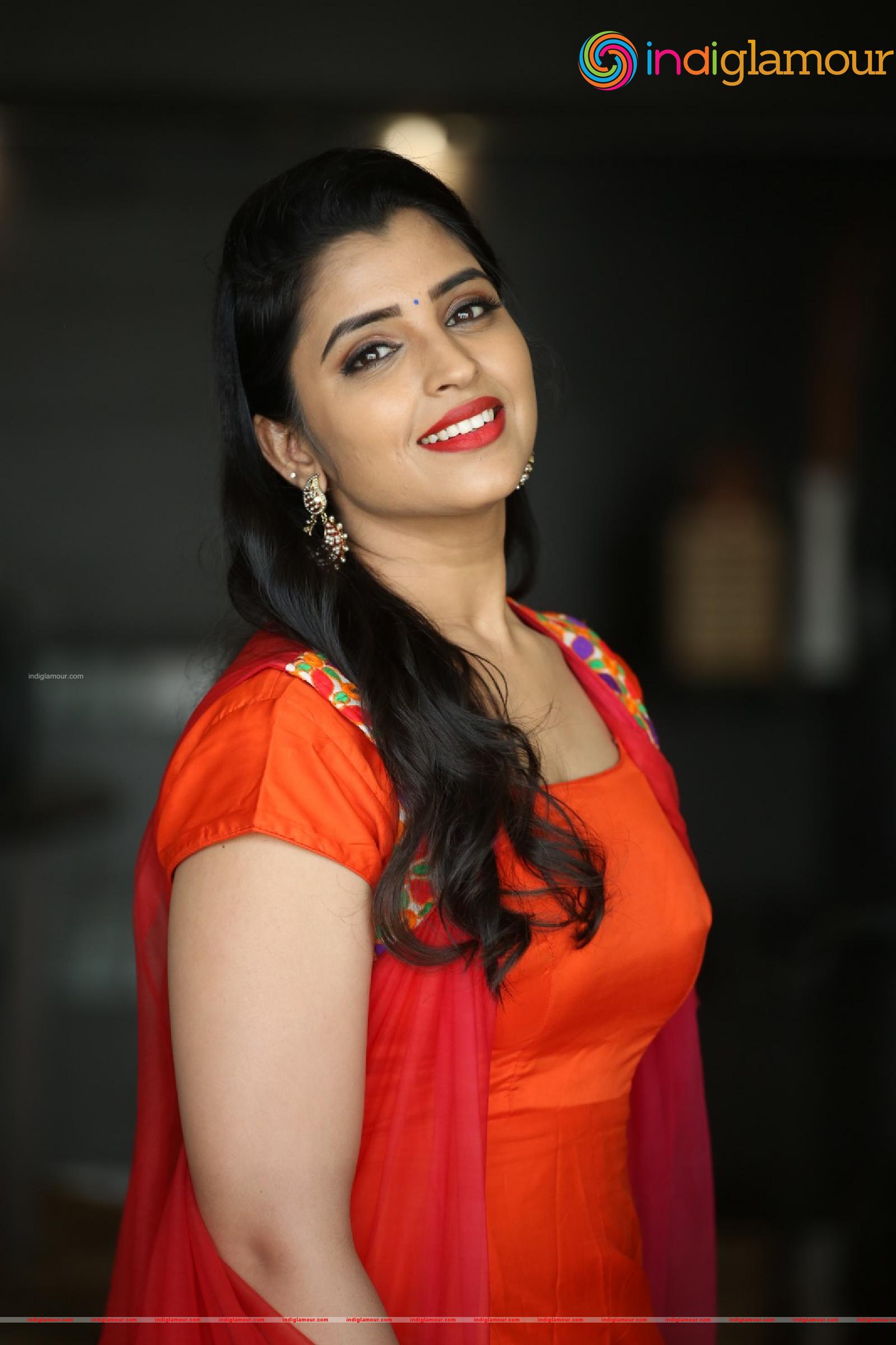Syamala Actress hd photo