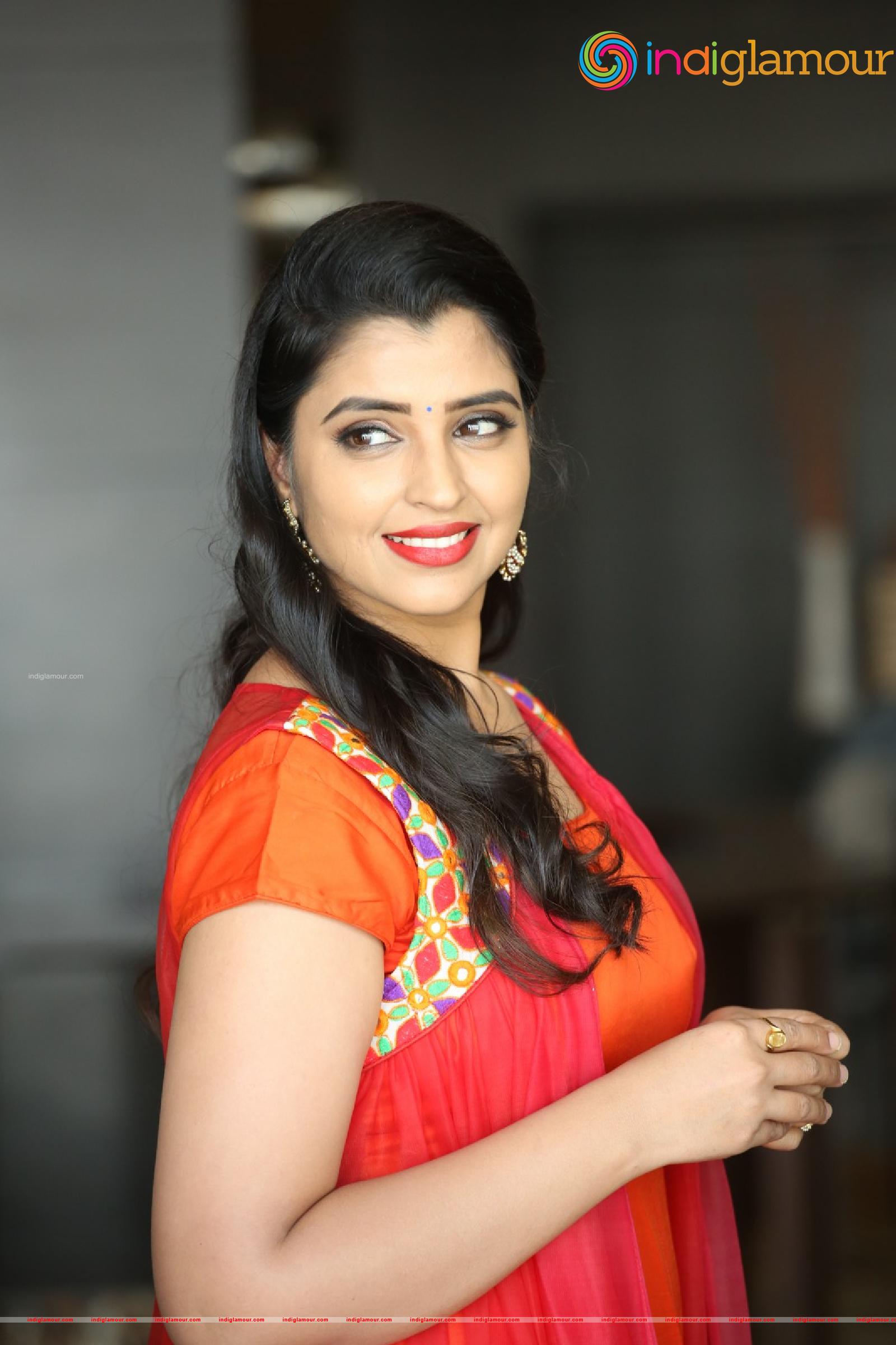 Syamala Actress hd photo