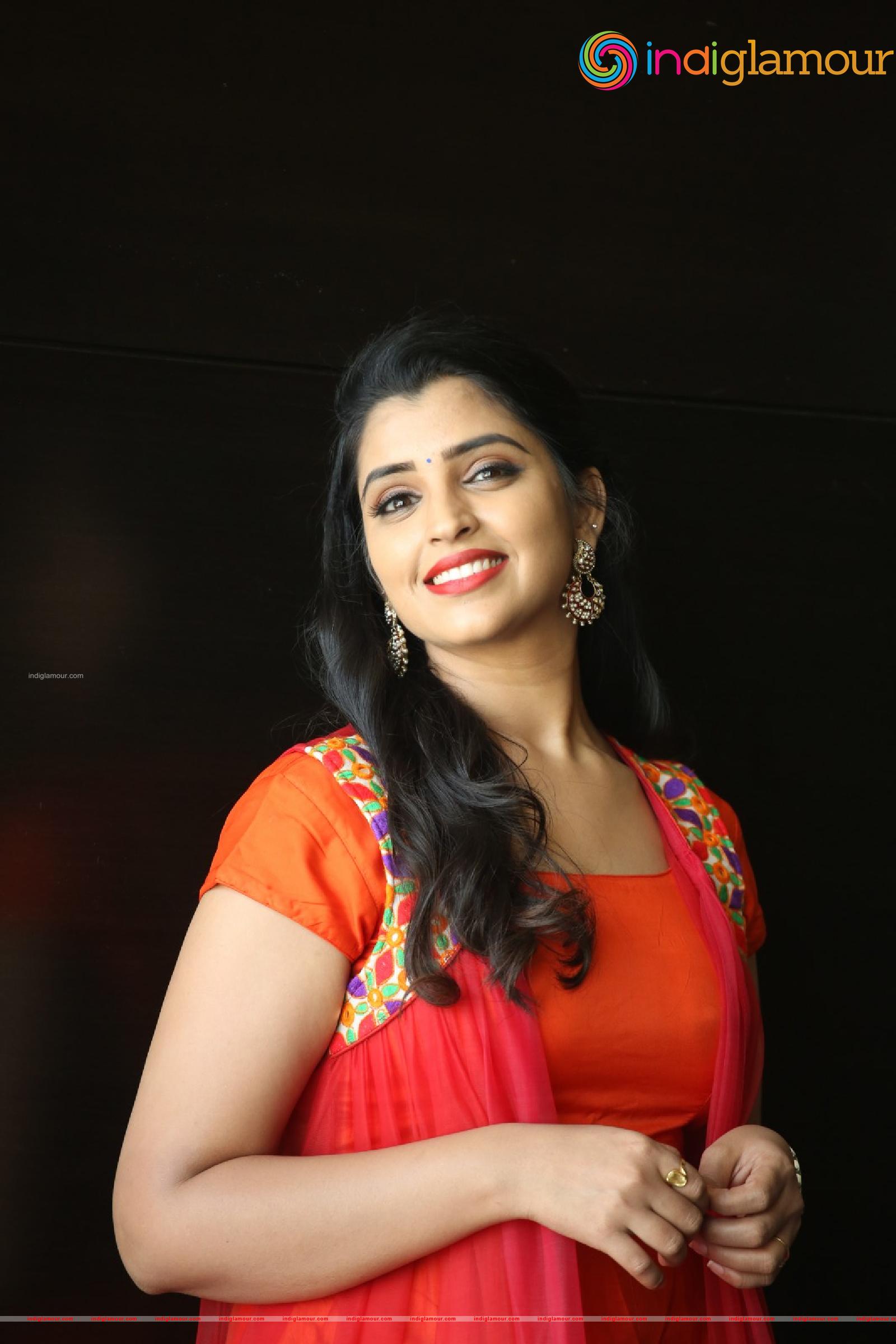 Syamala Actress hd photo