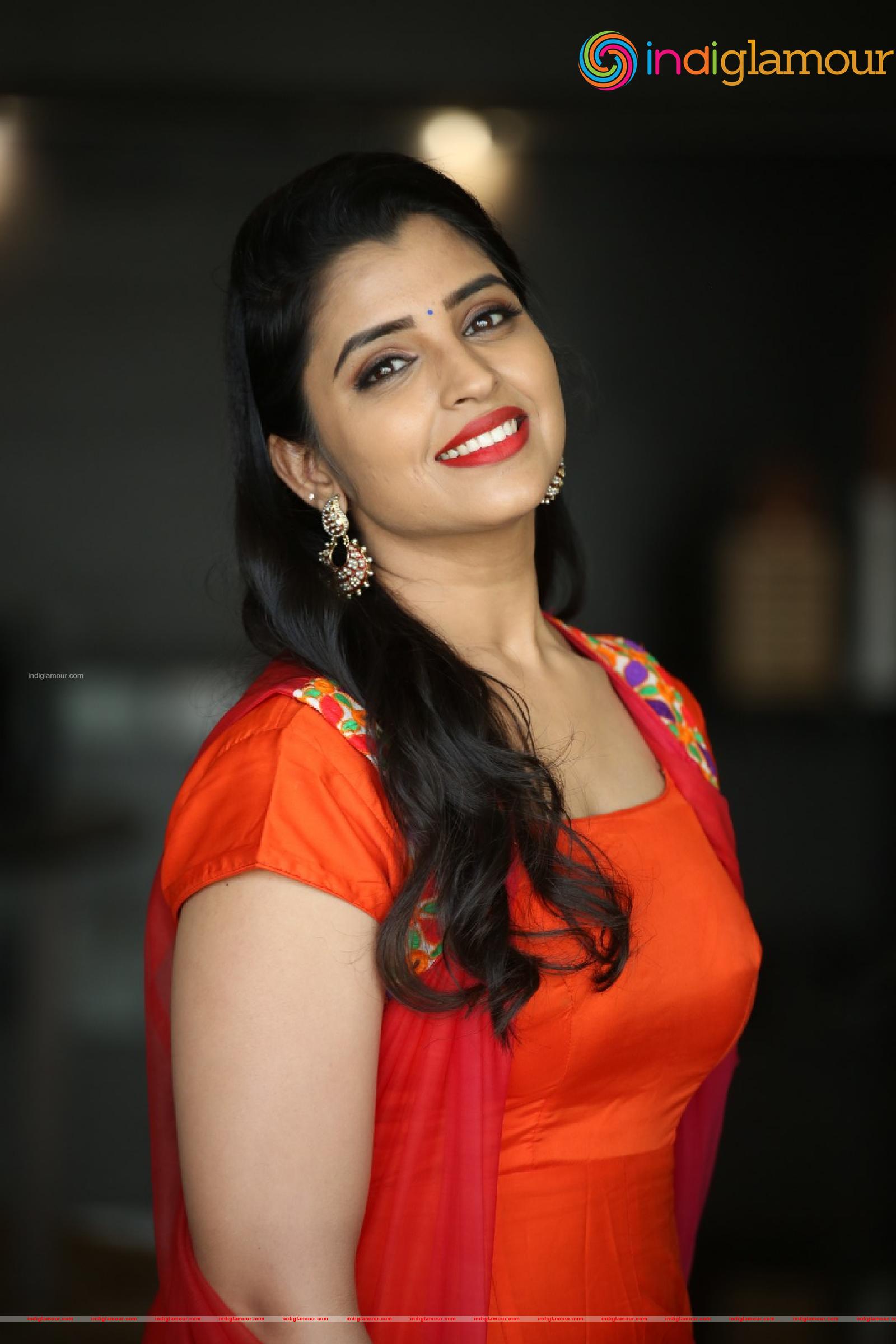 Syamala Actress hd photo