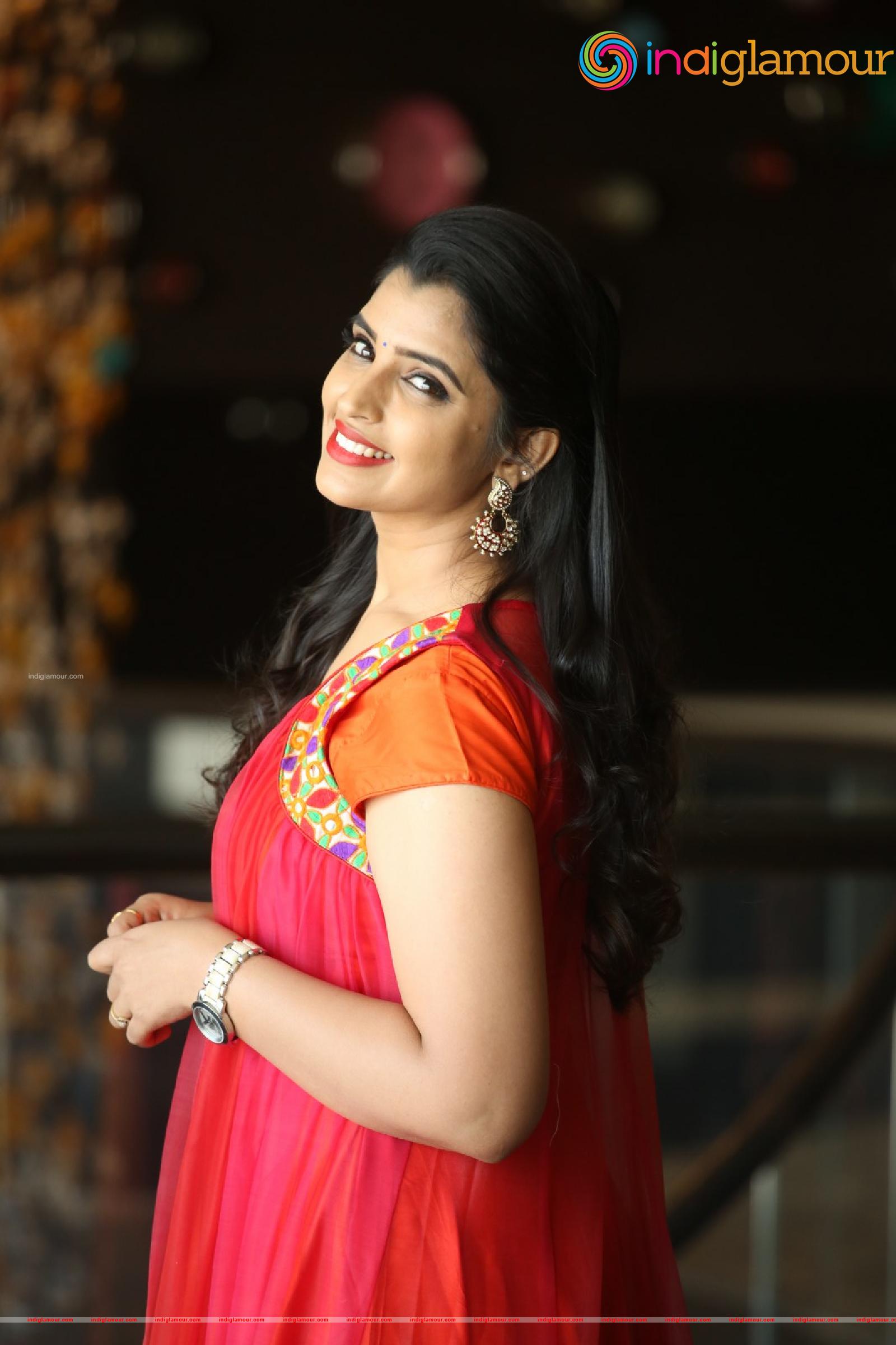 Syamala Actress hd photo