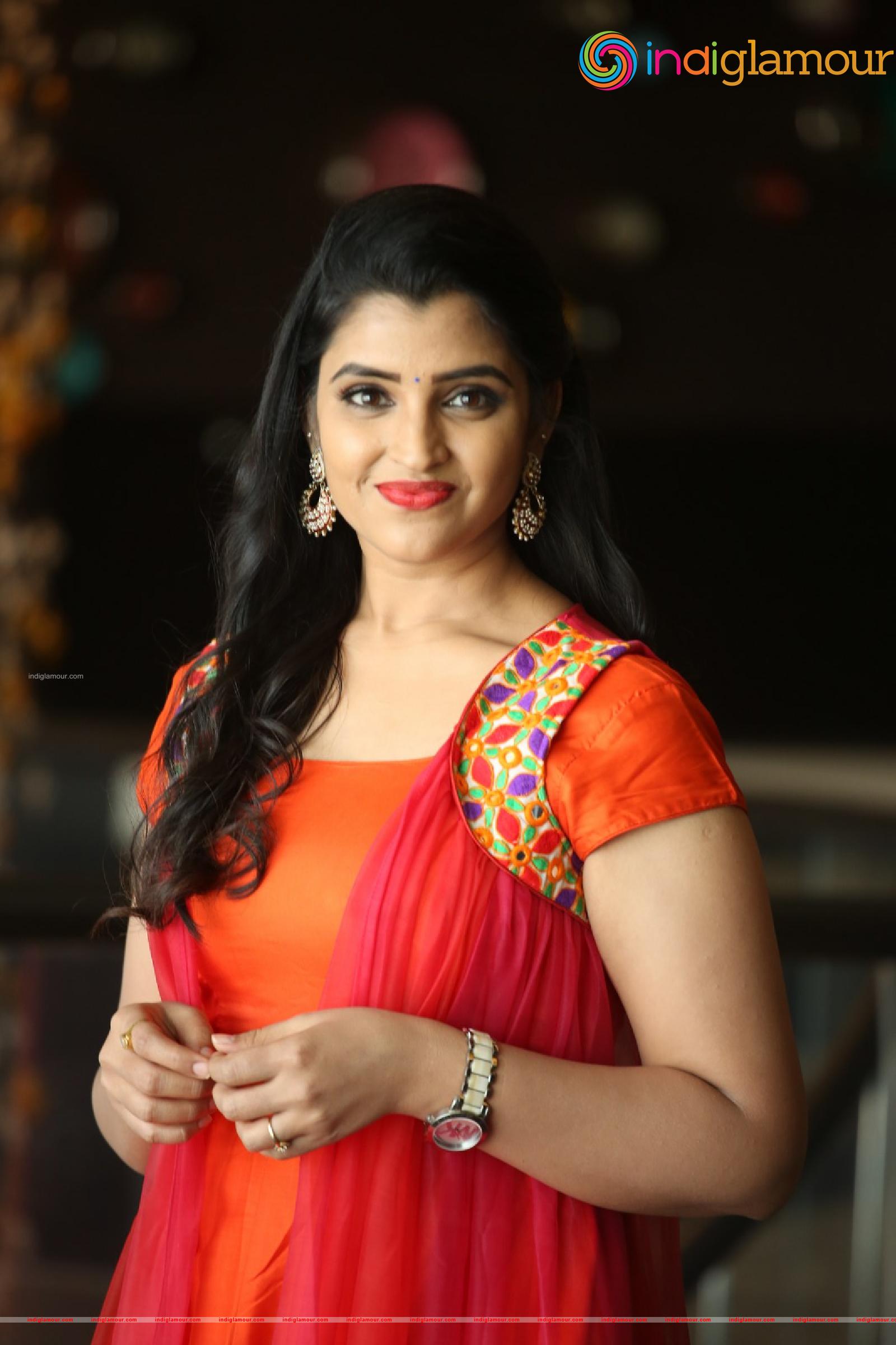 Syamala Actress hd photo
