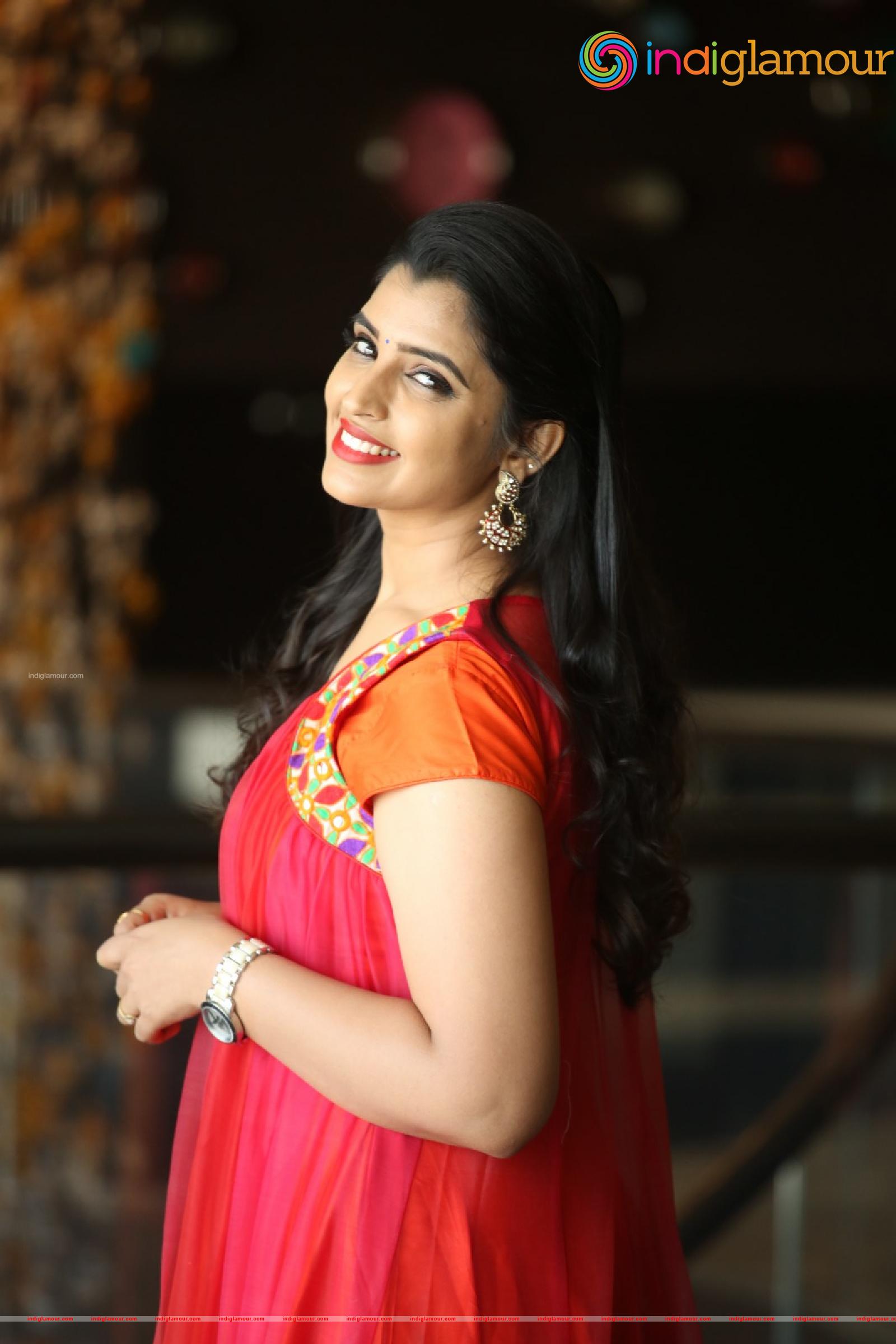 Syamala Actress hd photo
