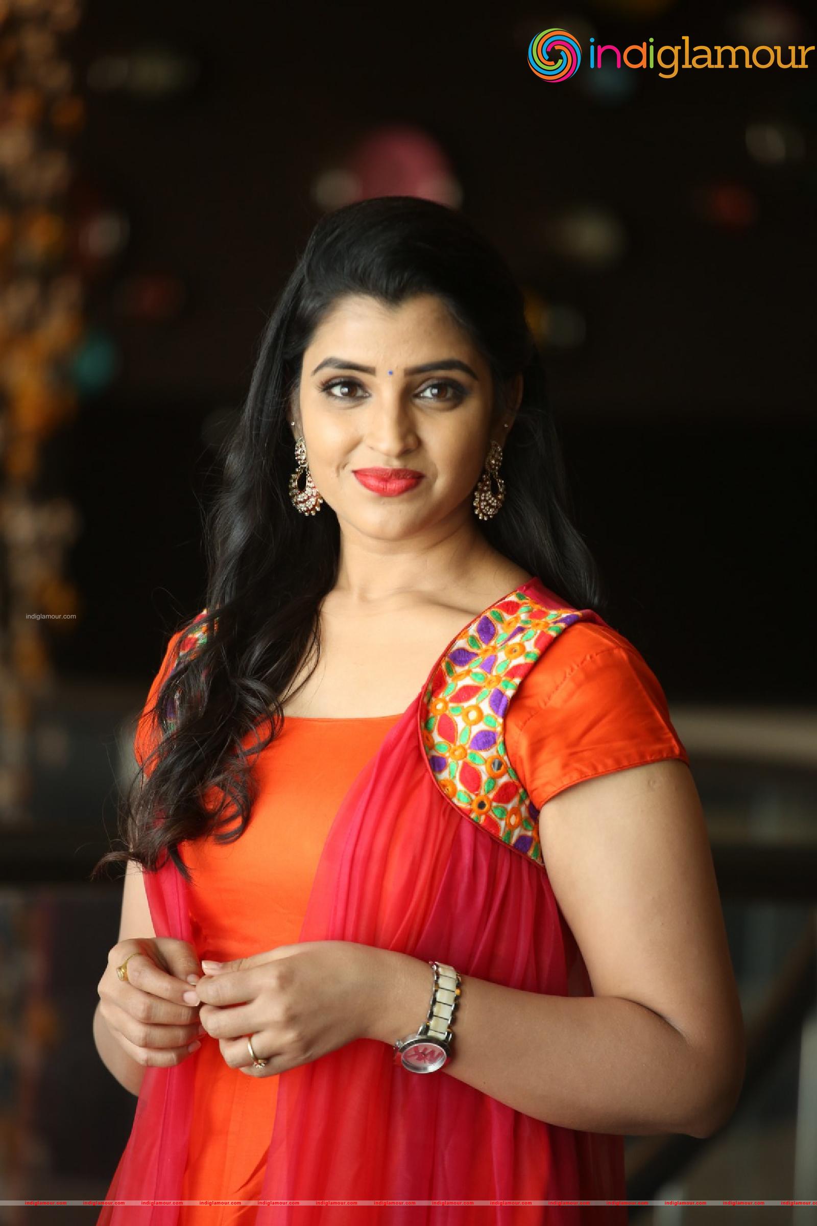Syamala Actress hd photo
