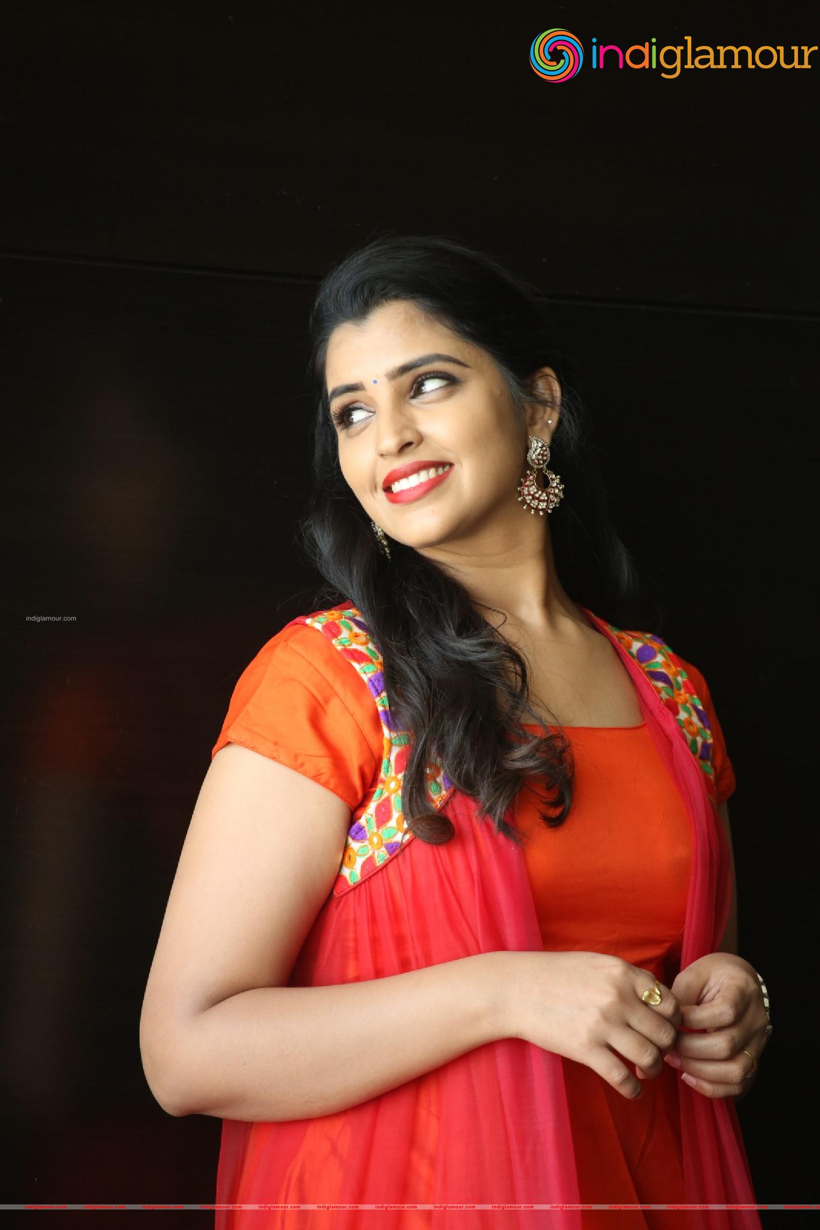 Syamala Actress hd photo
