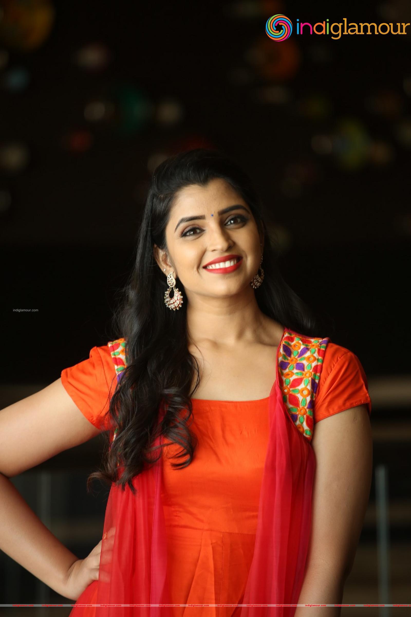 Syamala Actress hd photo