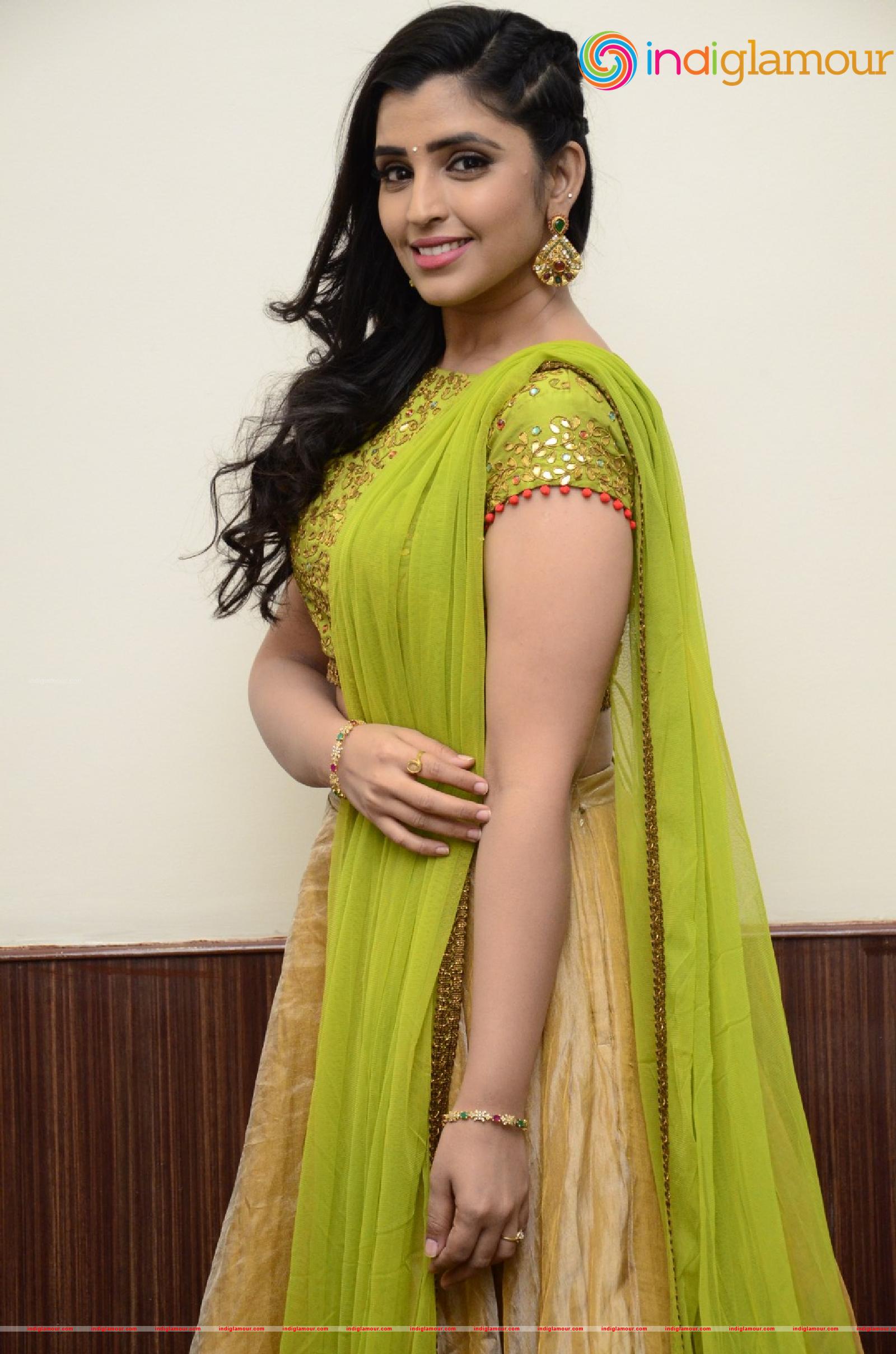 Syamala Actress hd photo