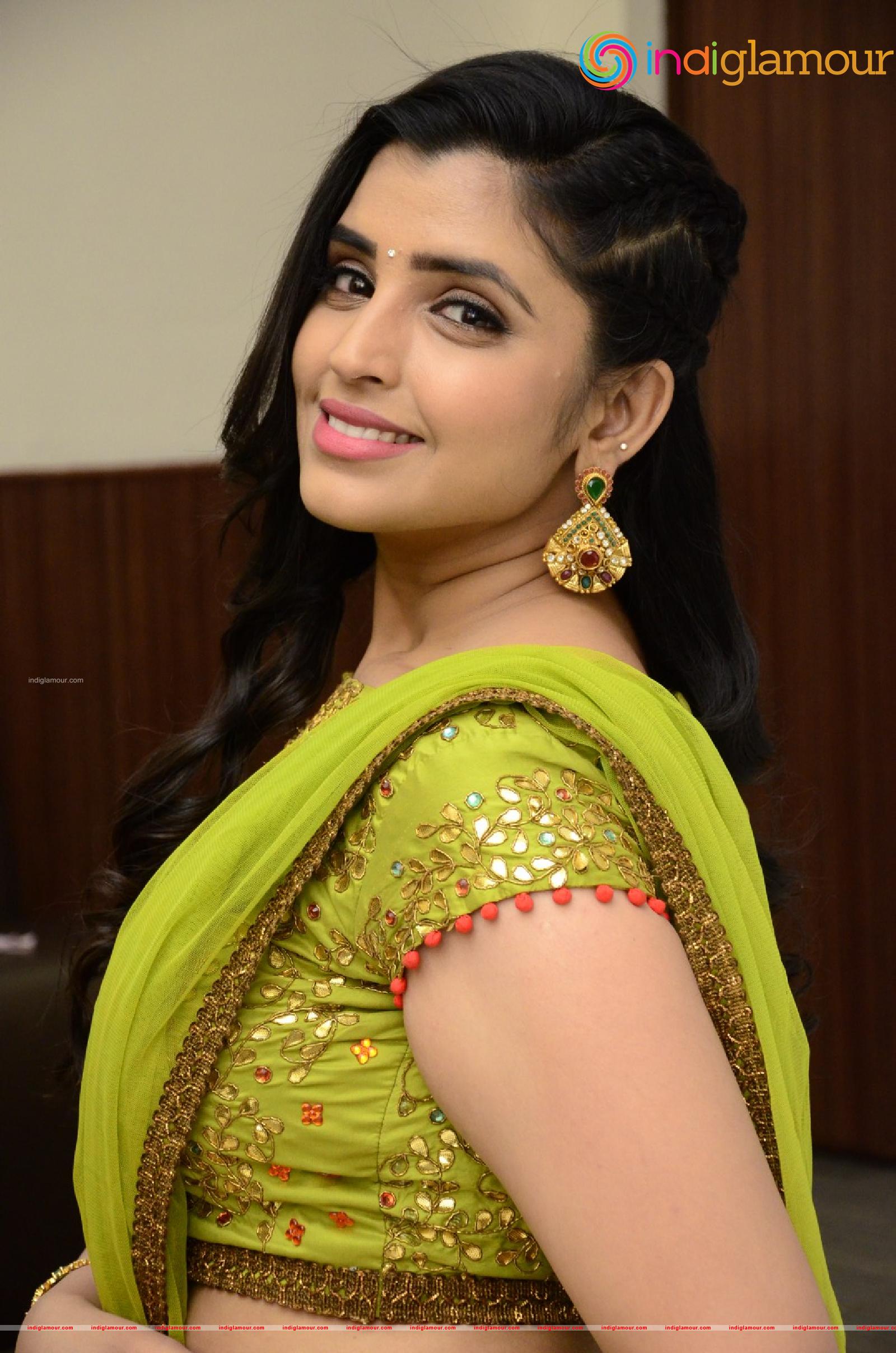 Syamala Actress hd photo