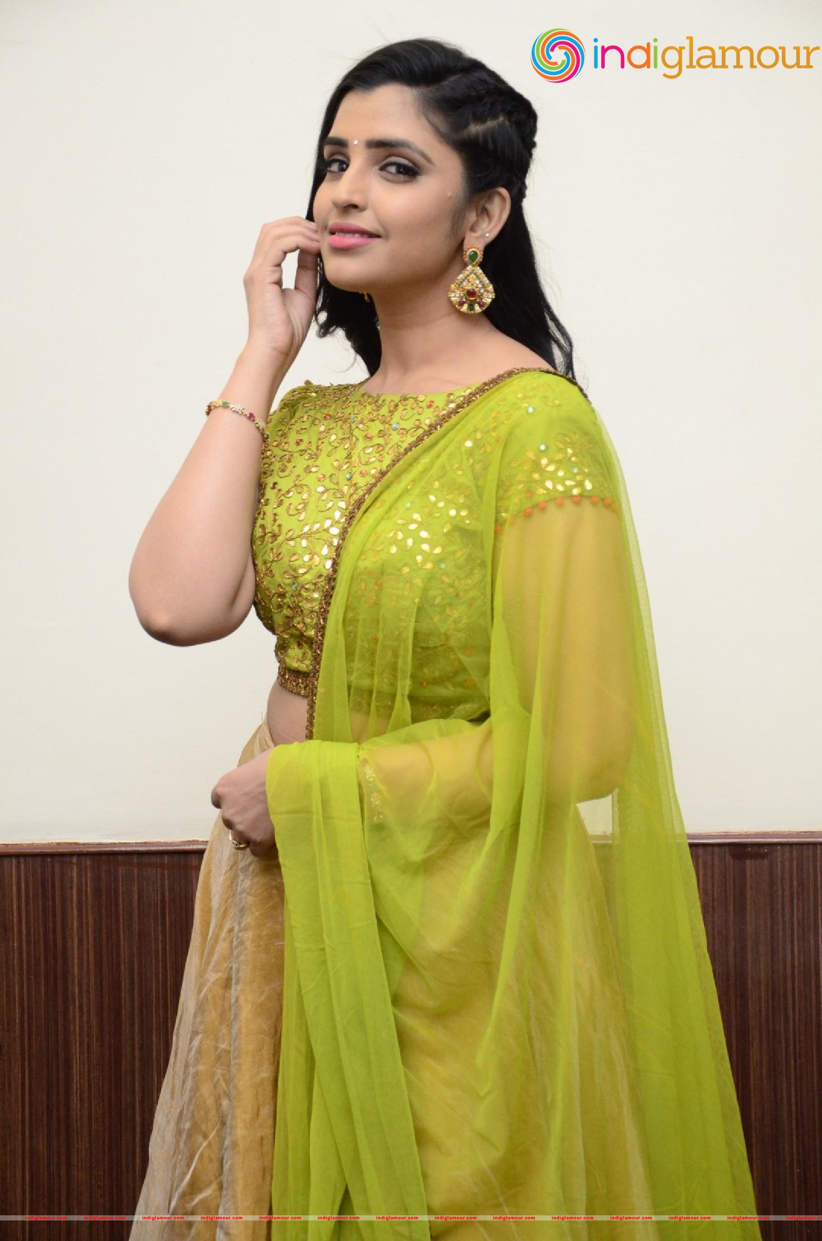 Syamala Actress hd photo