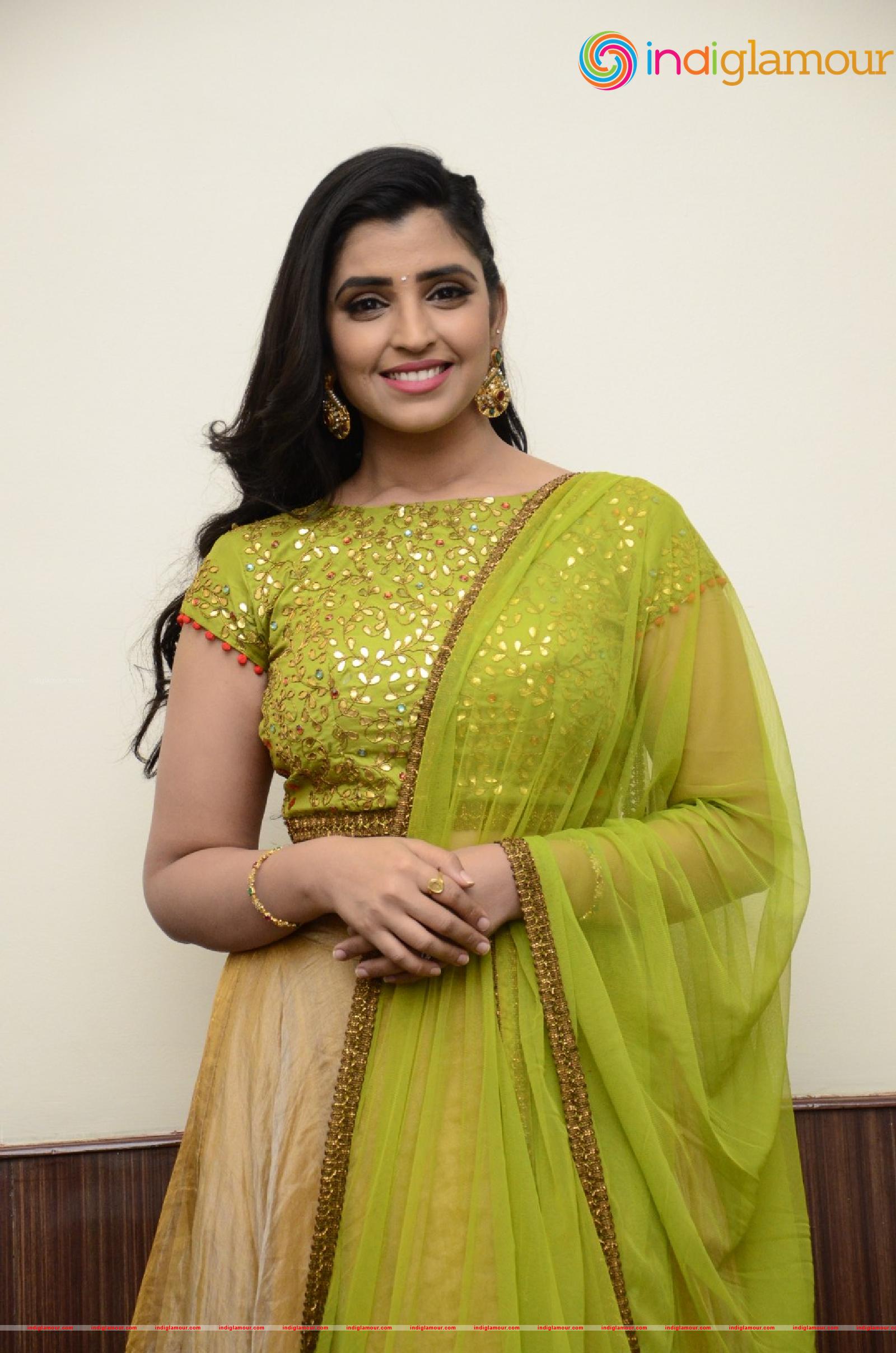 Syamala Actress hd photo
