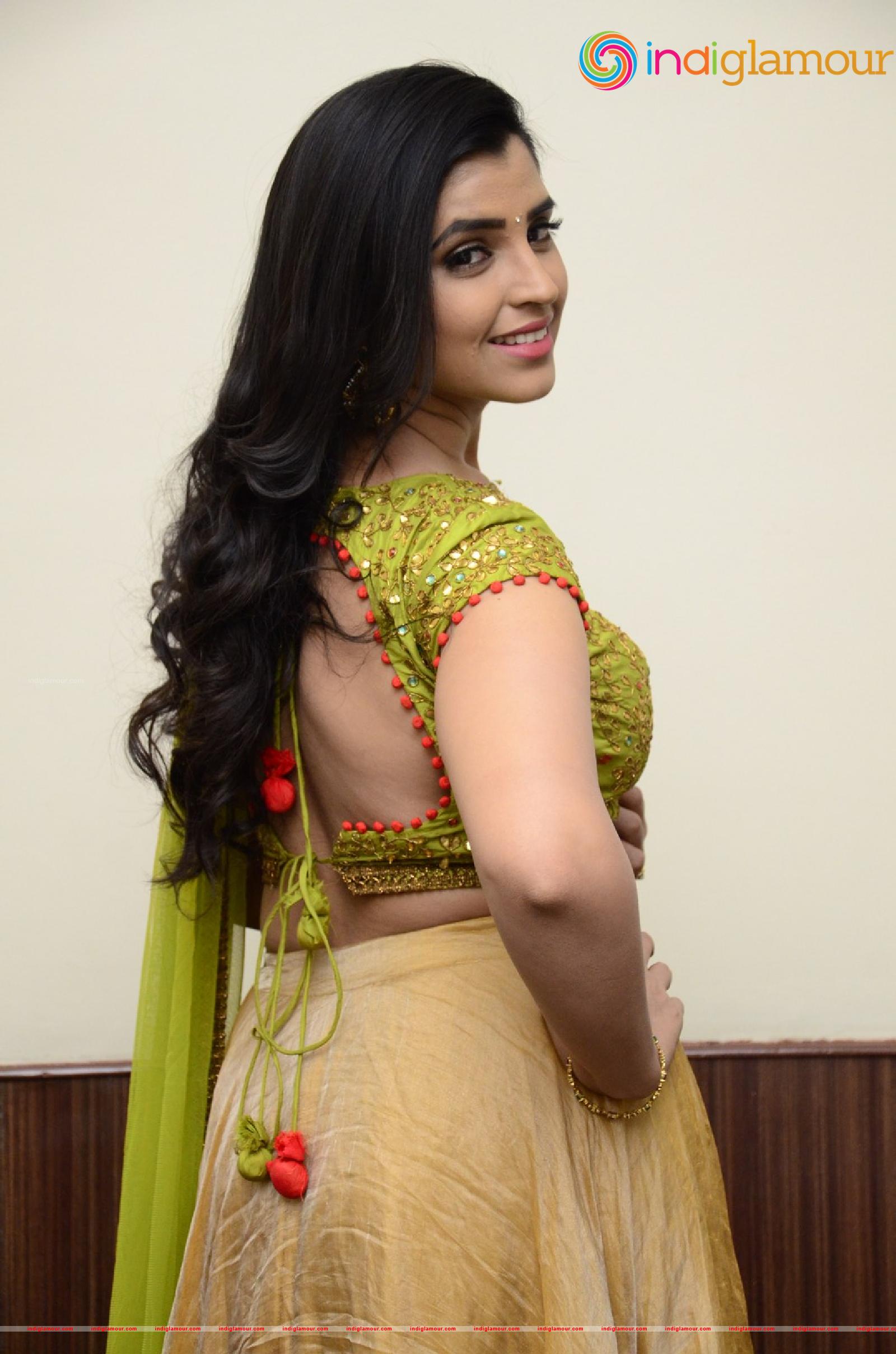 Syamala Actress hd photo