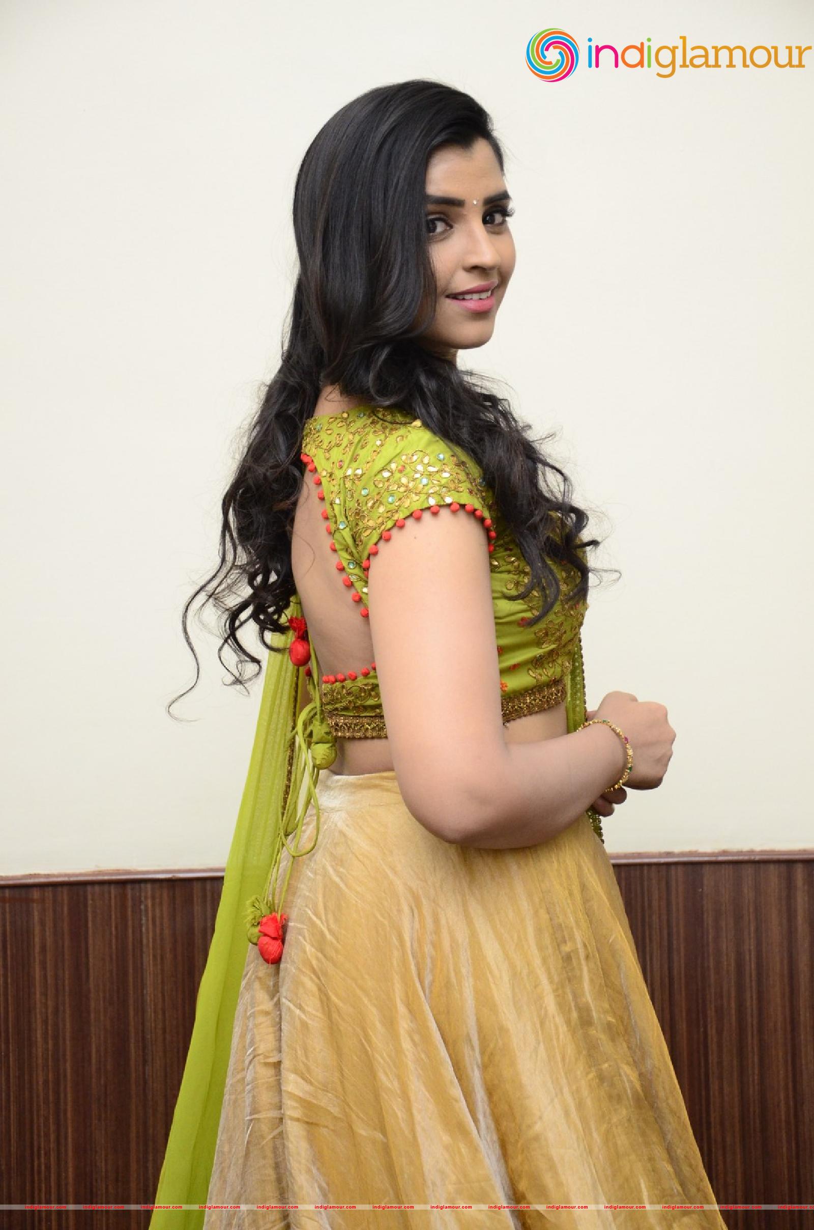 Syamala Actress hd photo