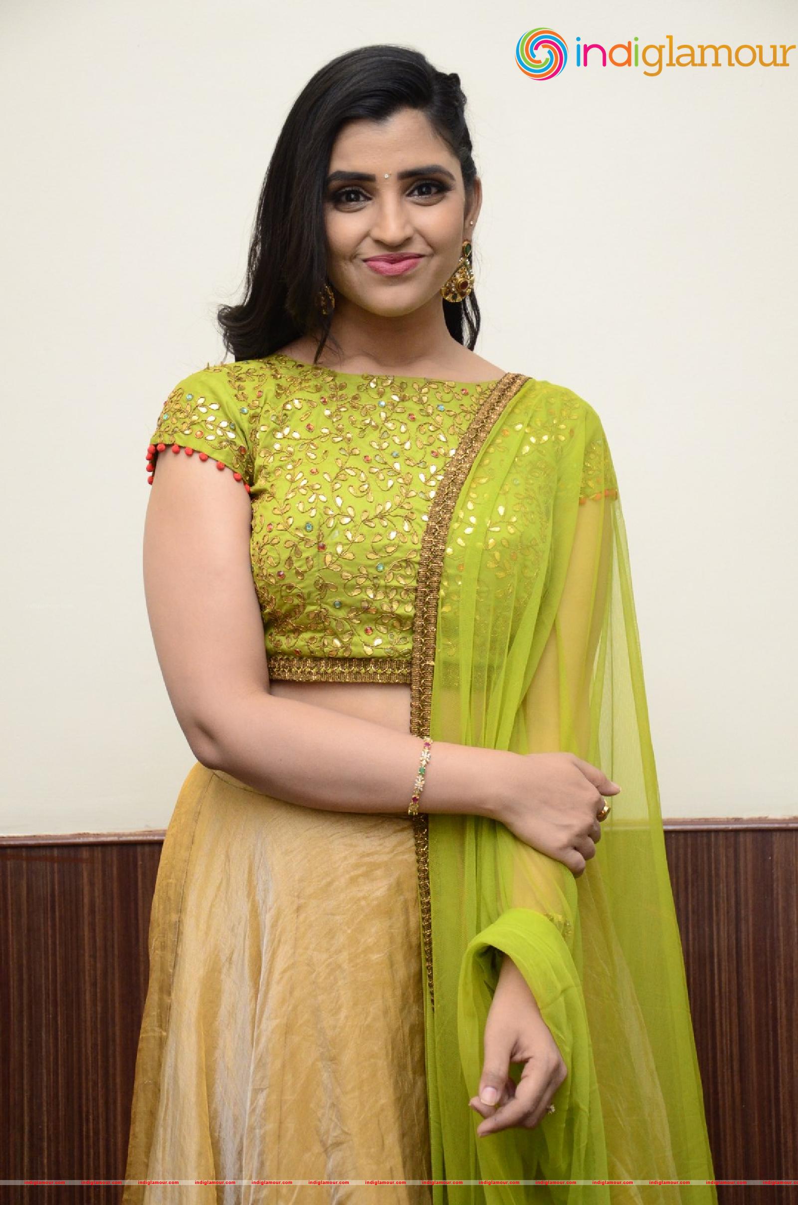 Syamala Actress hd photo