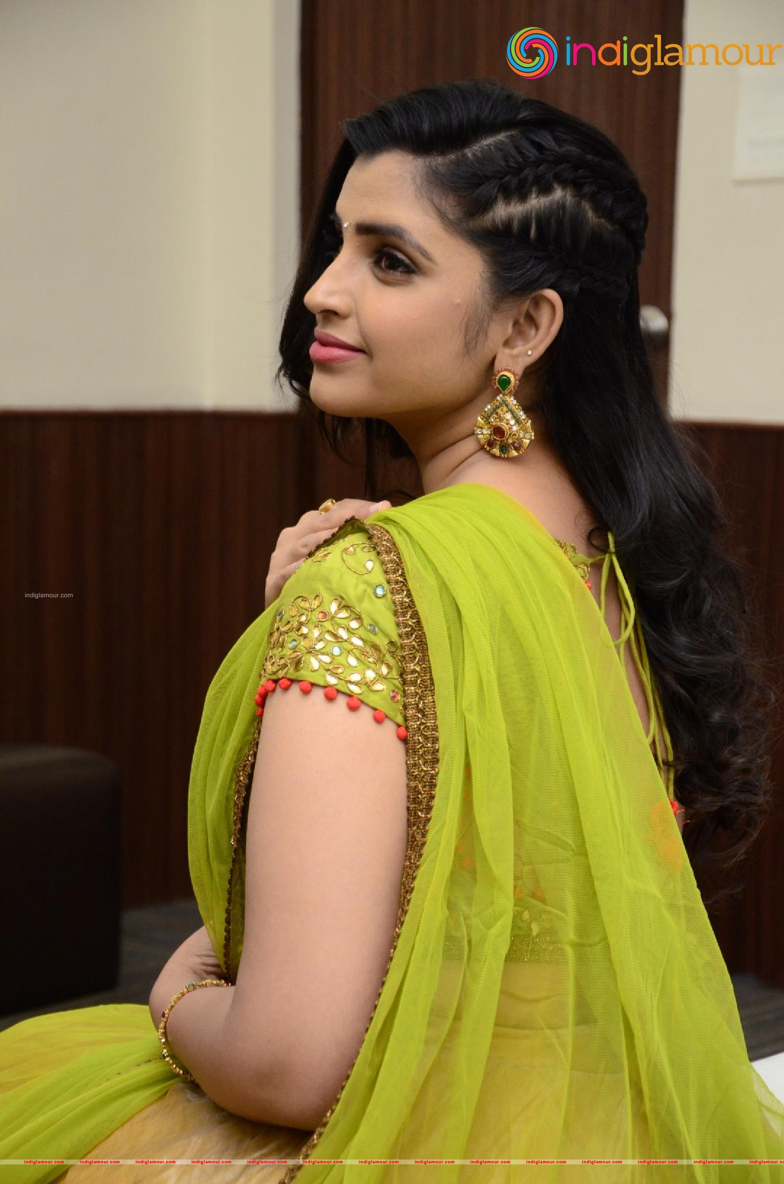 Syamala Actress hd photo