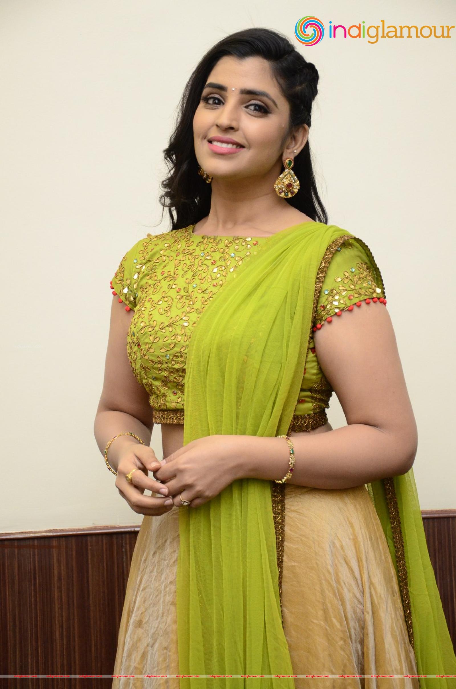 Syamala Actress hd photo