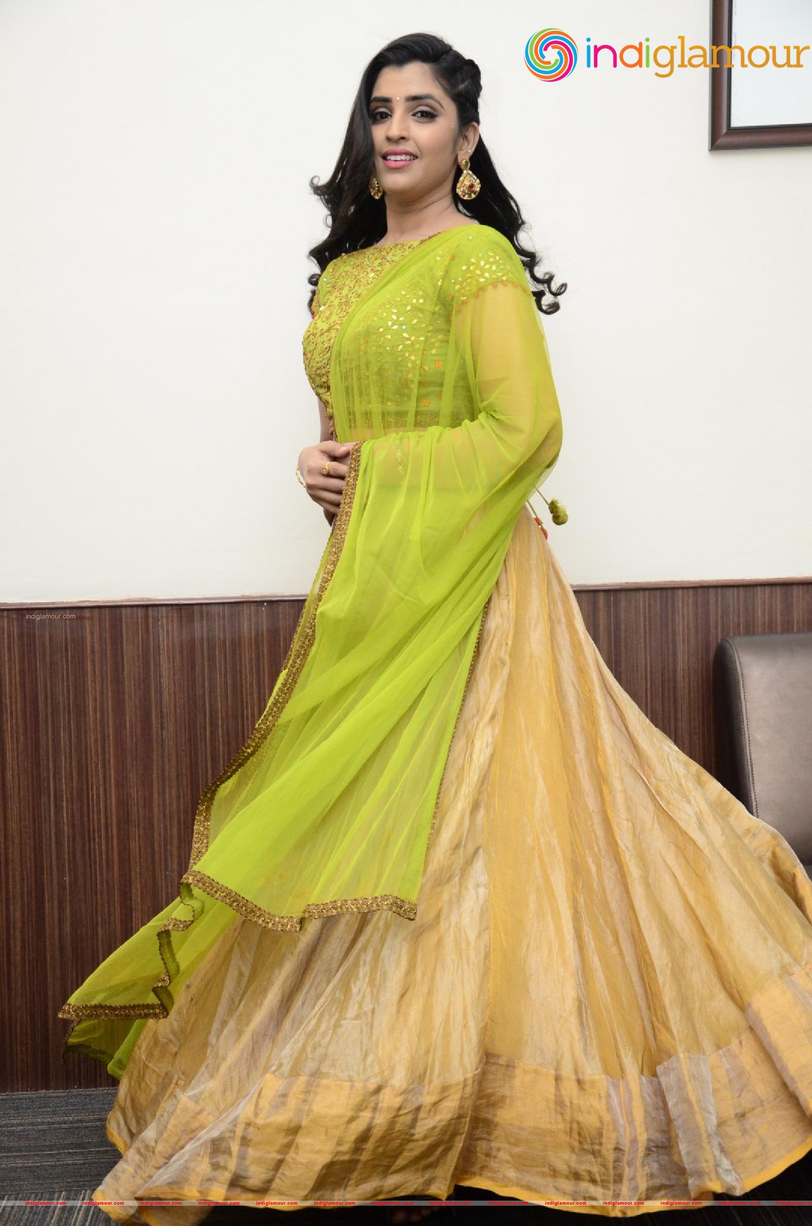 Syamala Actress hd photo