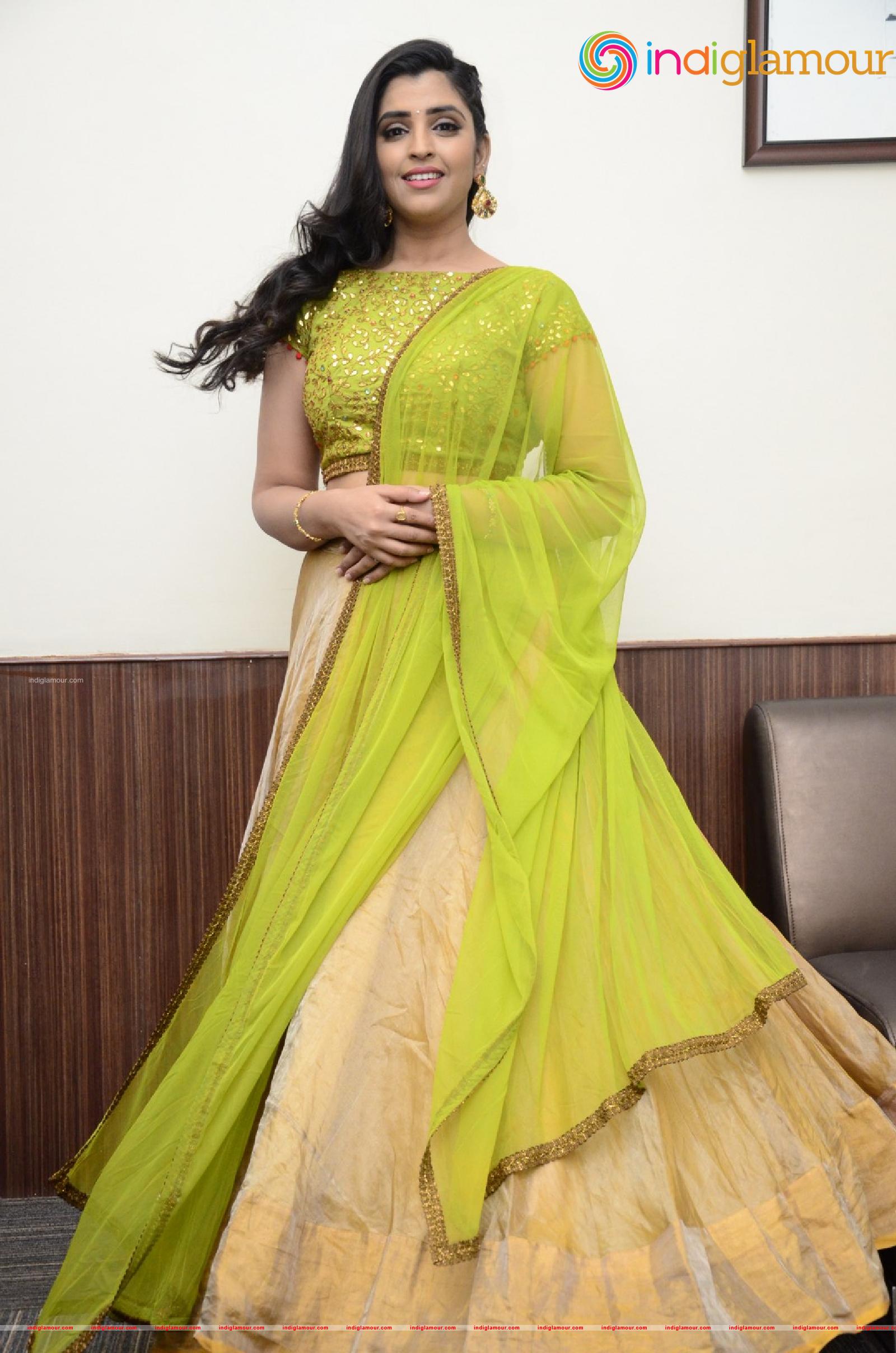 Syamala Actress hd photo