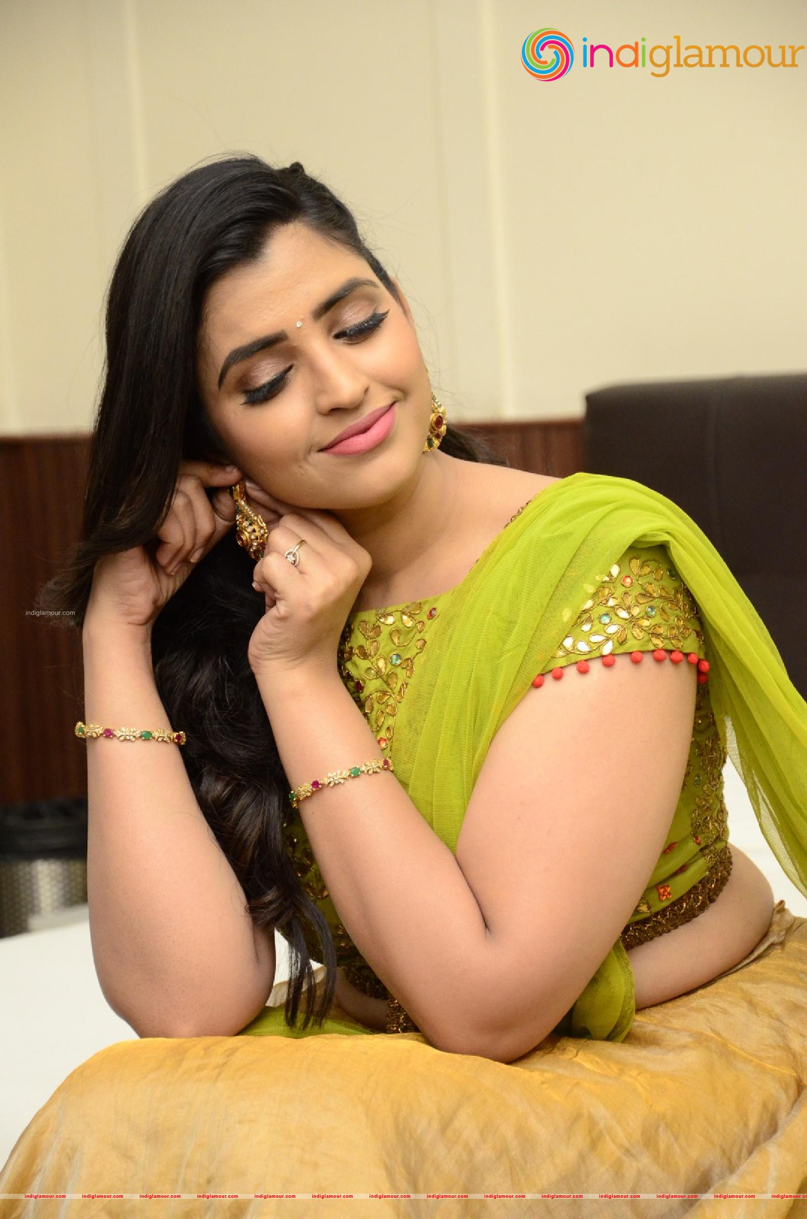 Syamala Actress hd photo