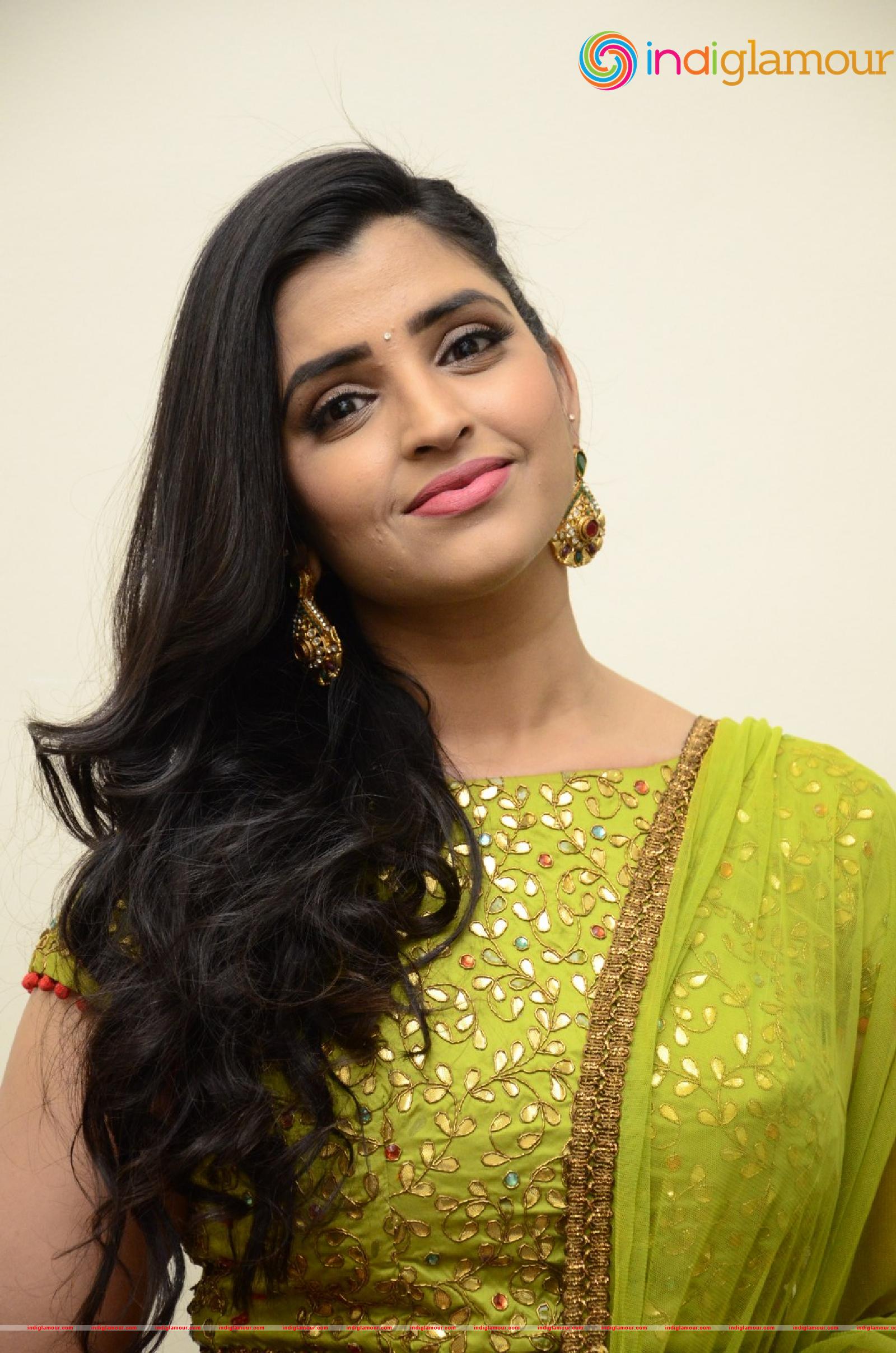 Syamala Actress hd photo
