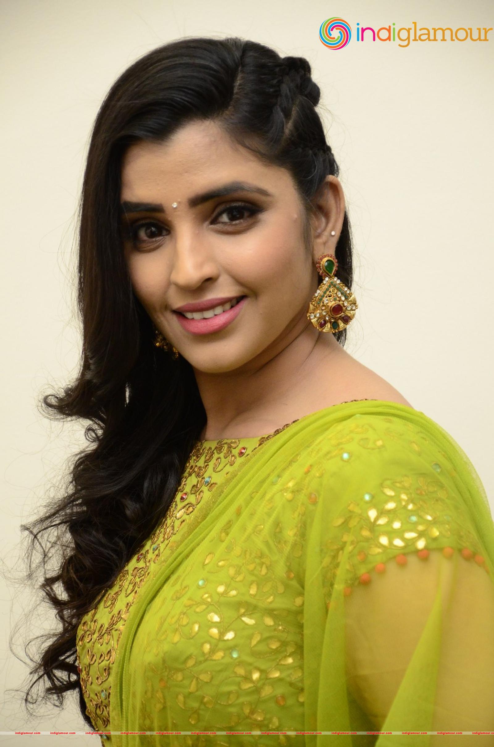 Syamala Actress hd photo