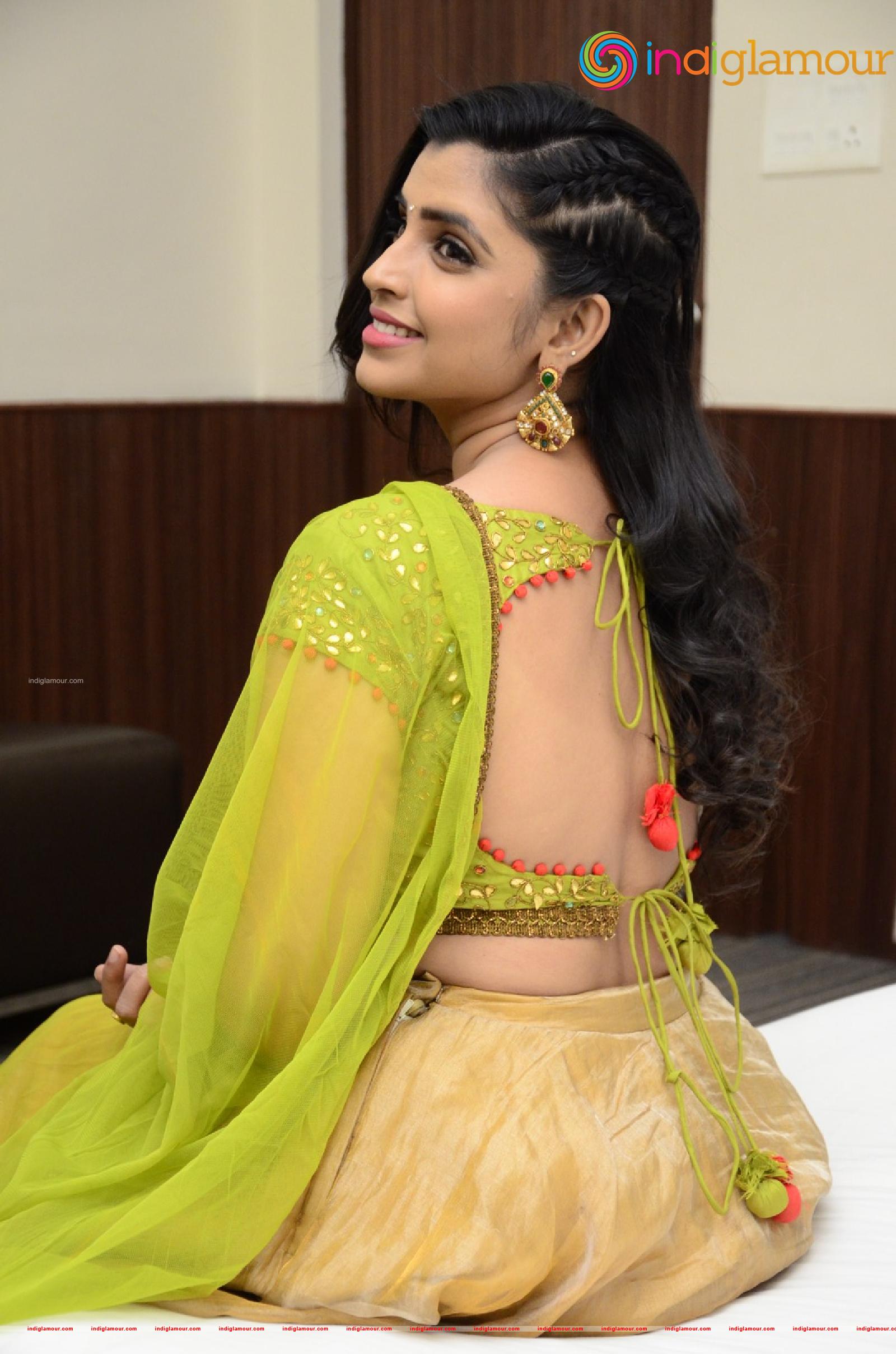 Syamala Actress hd photo