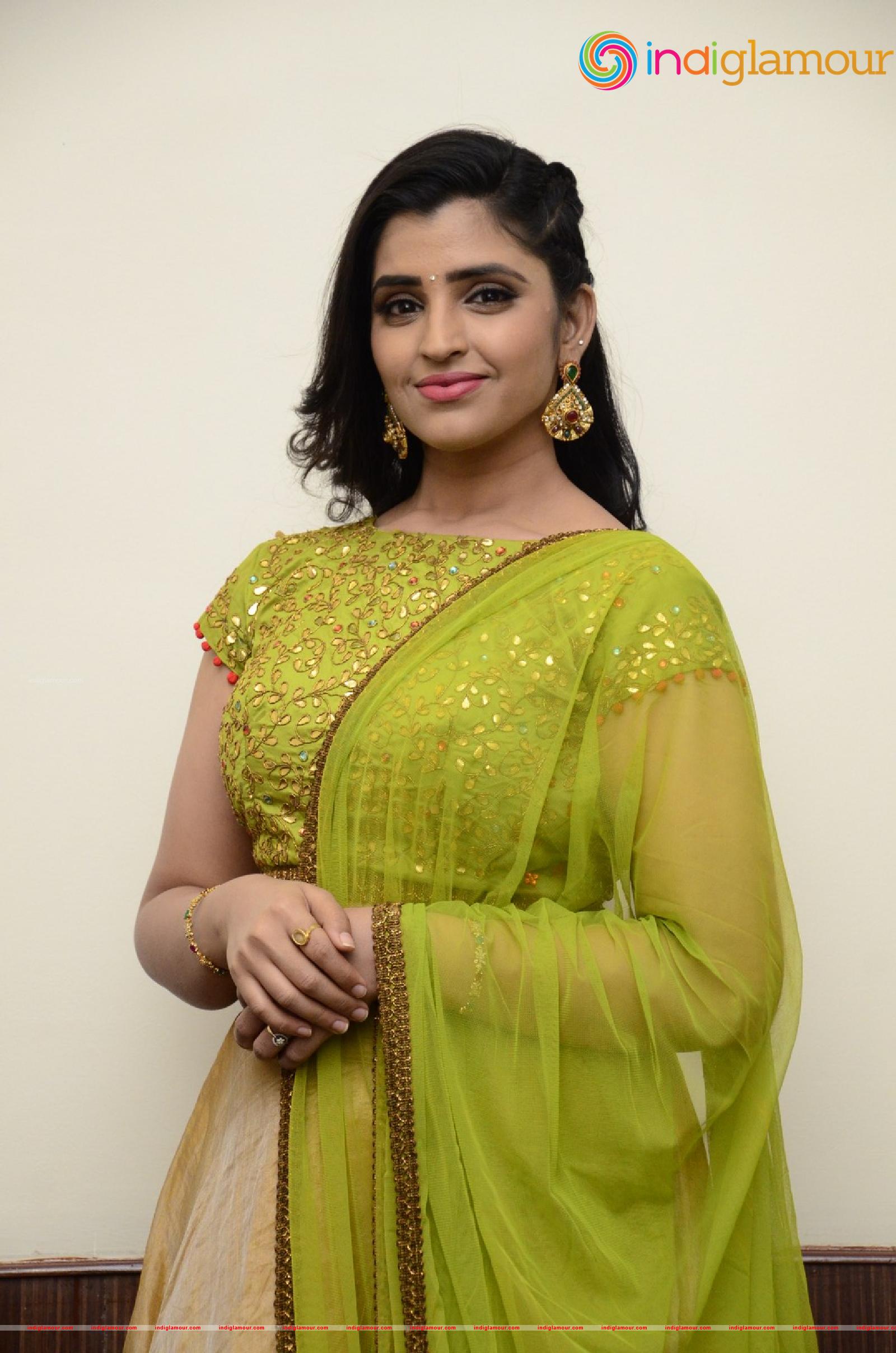Syamala Actress hd photo