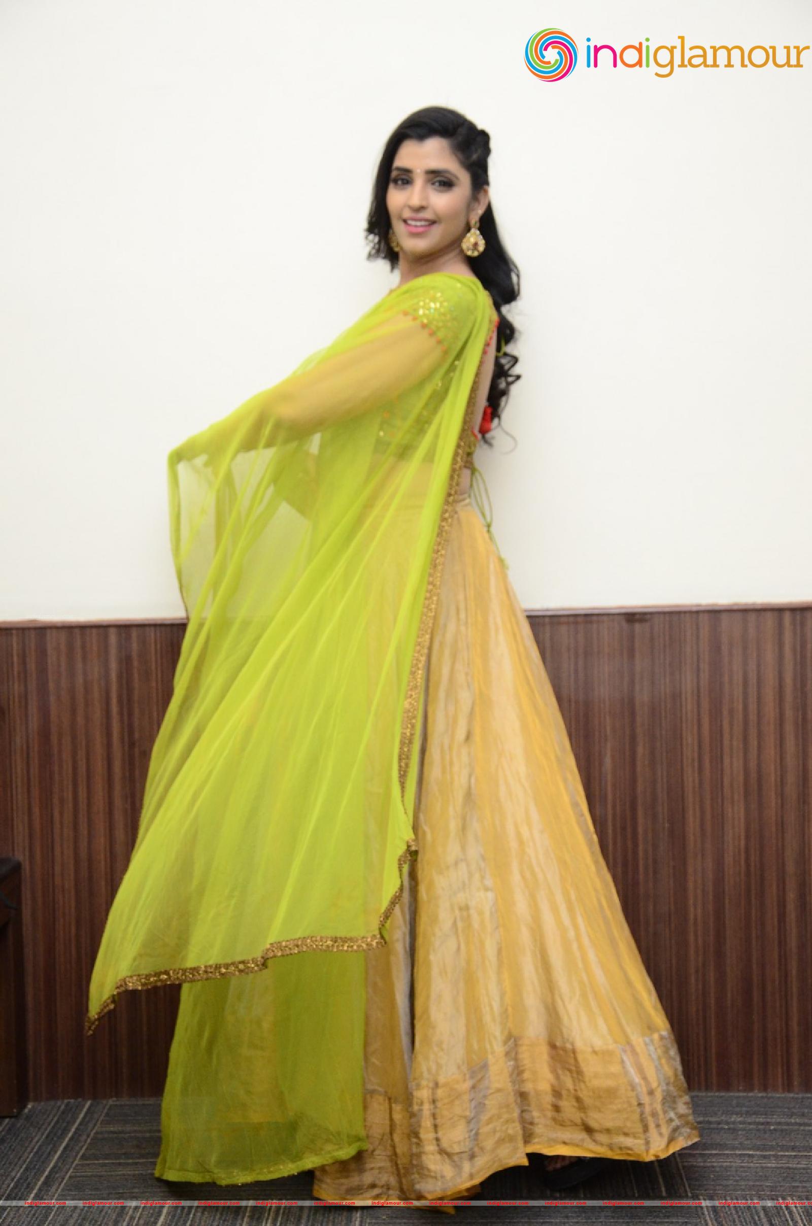 Syamala Actress hd photo