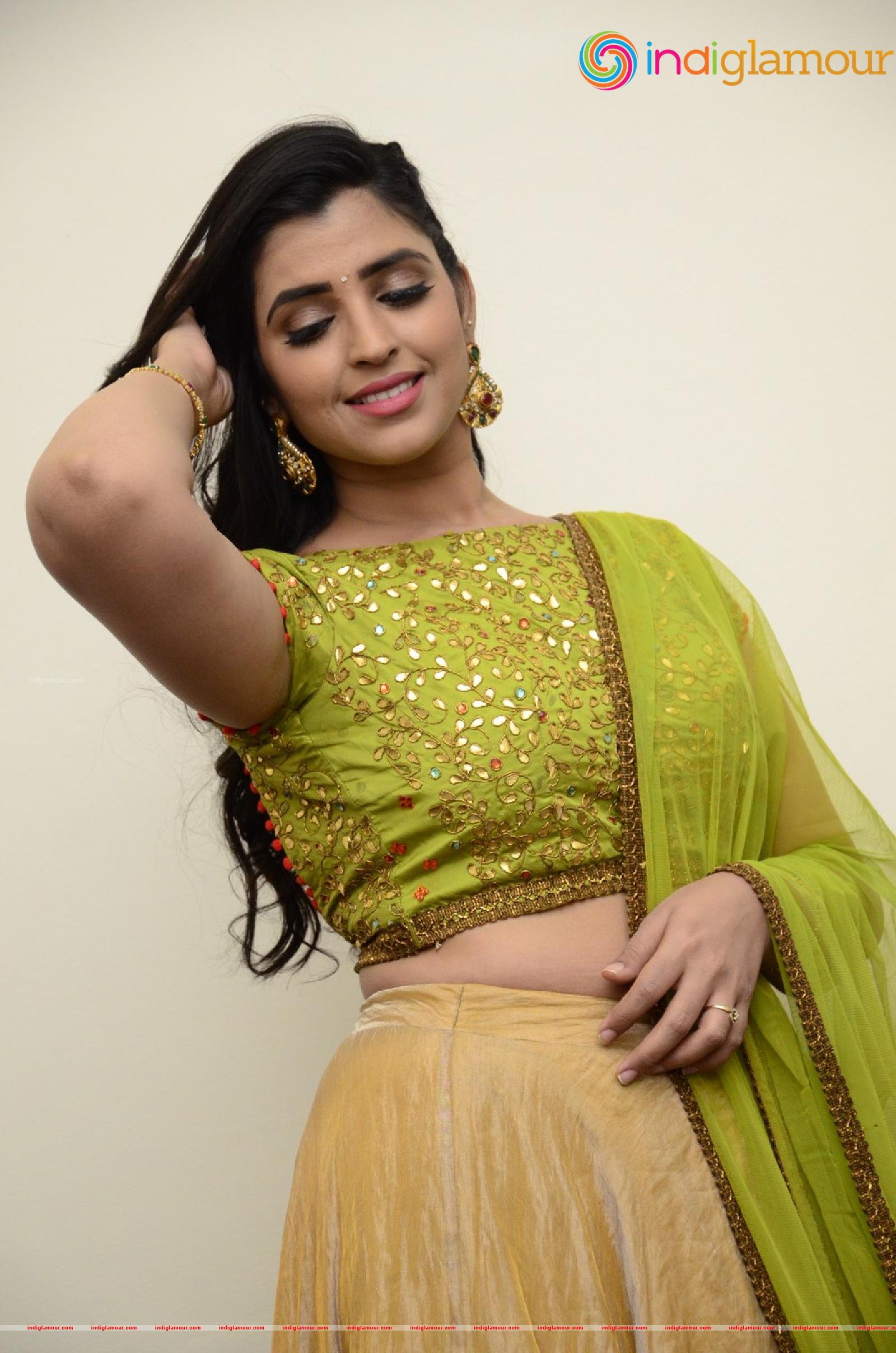 Syamala Actress hd photo