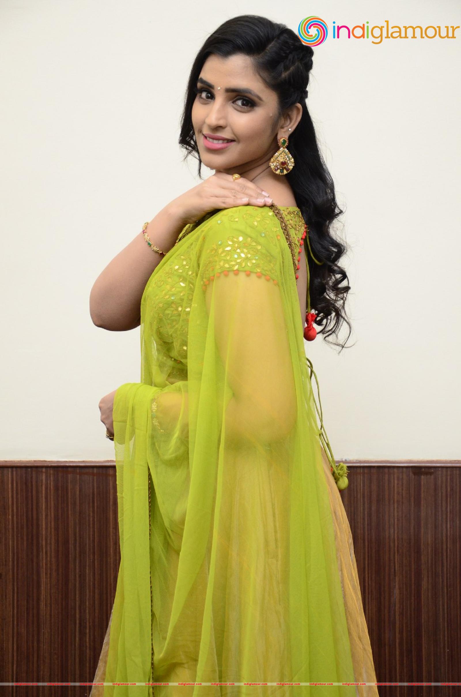 Syamala Actress hd photo