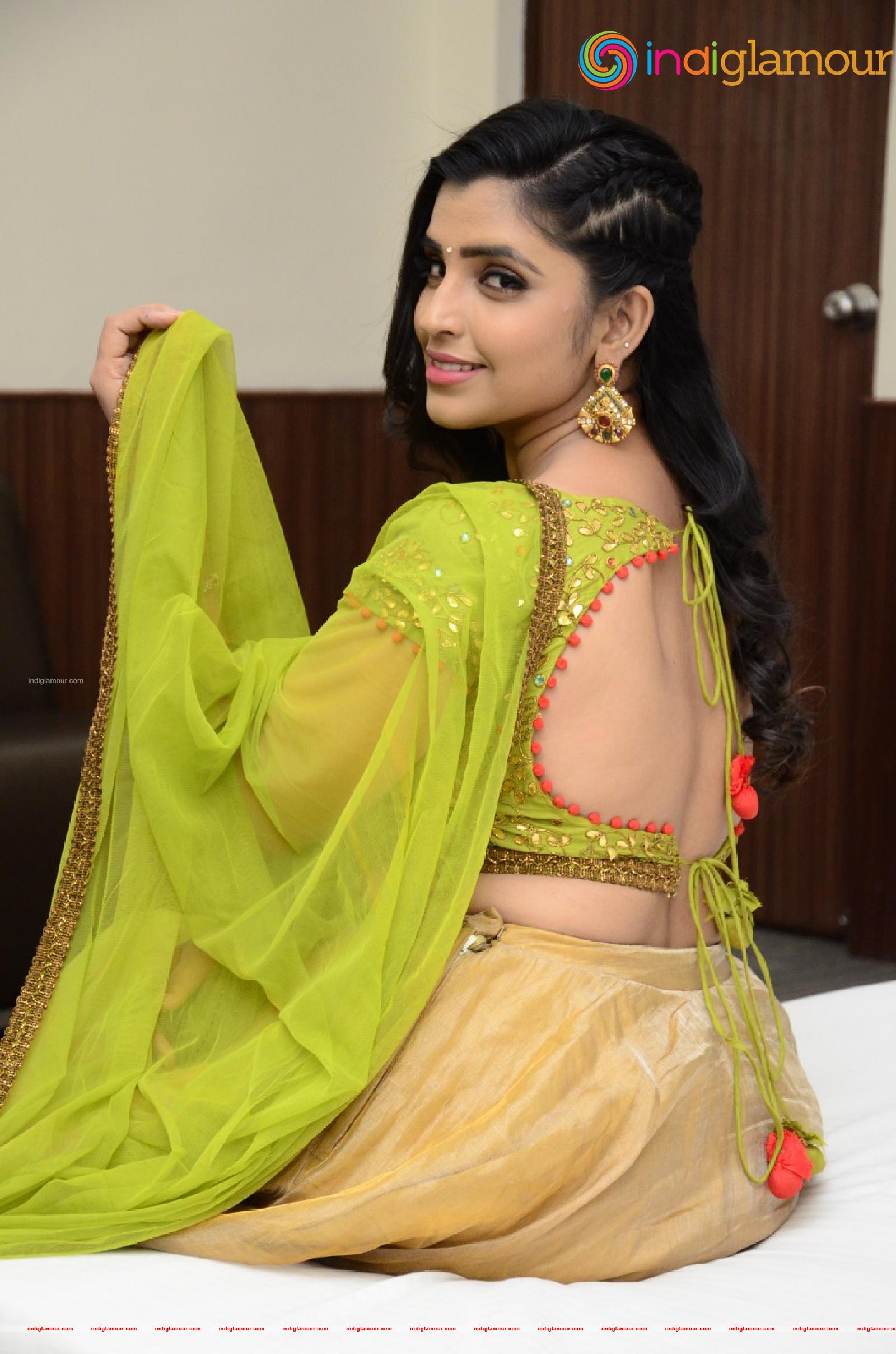 Syamala Actress hd photo