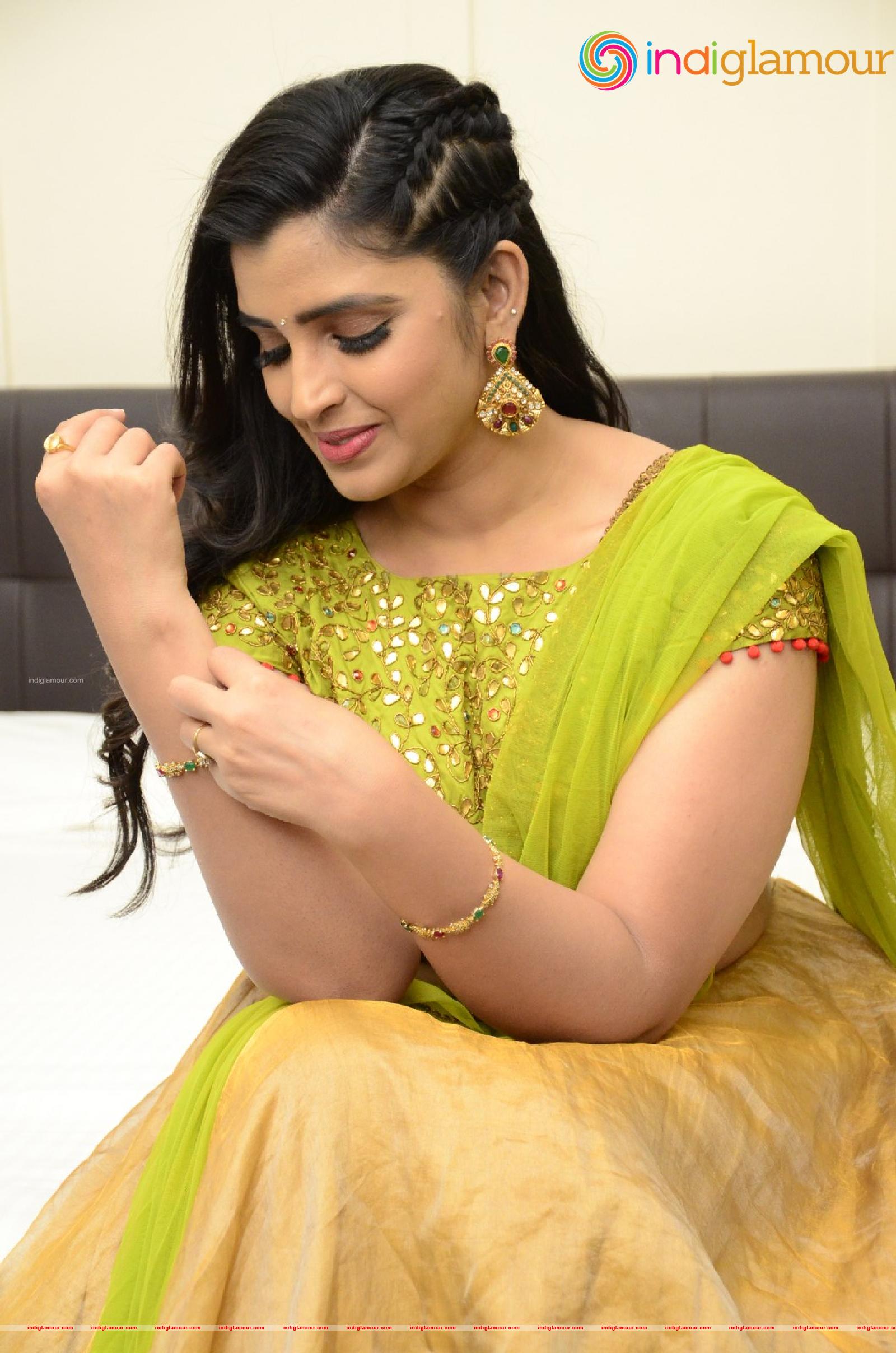 Syamala Actress hd photo