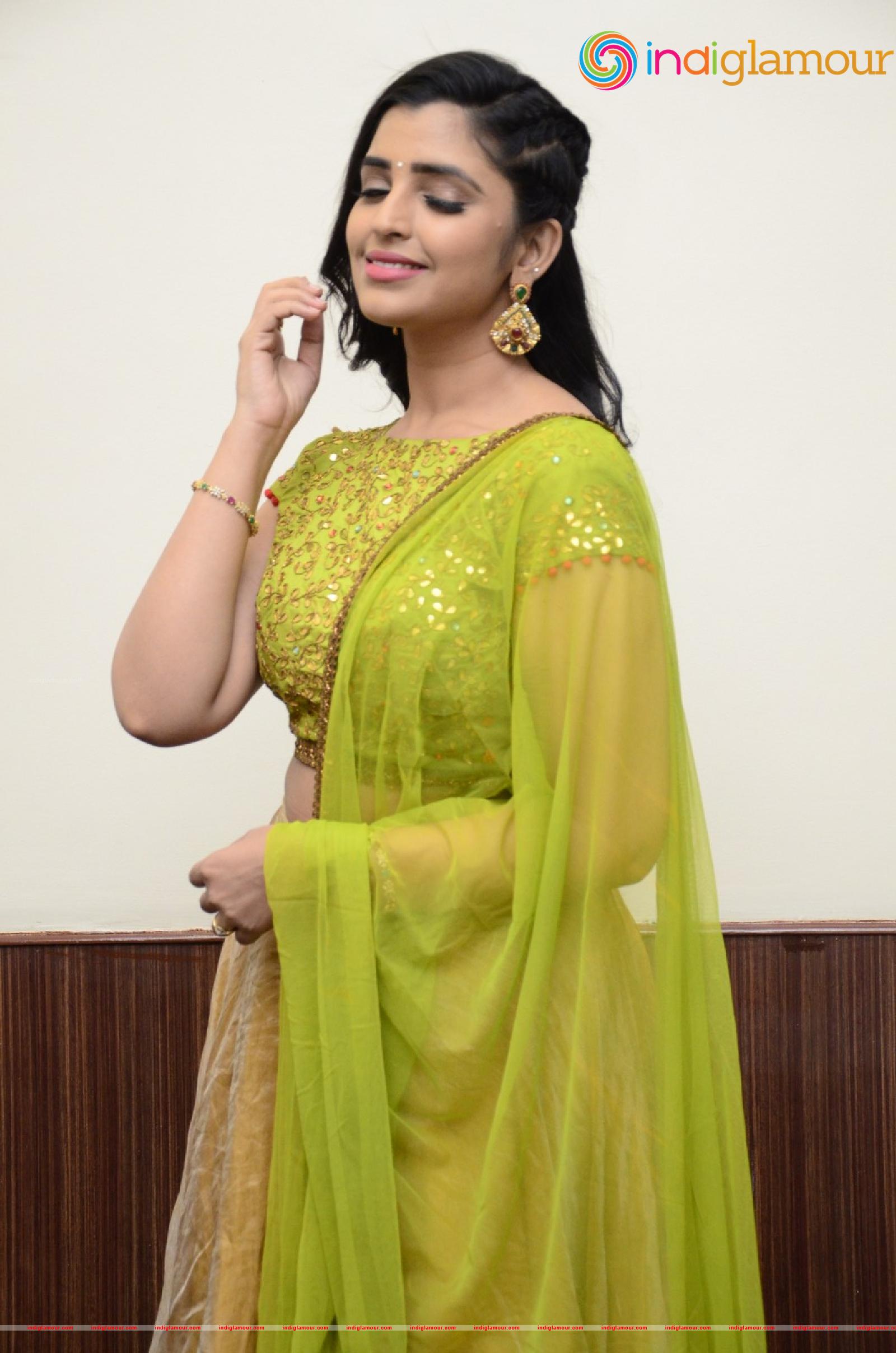 Syamala Actress hd photo