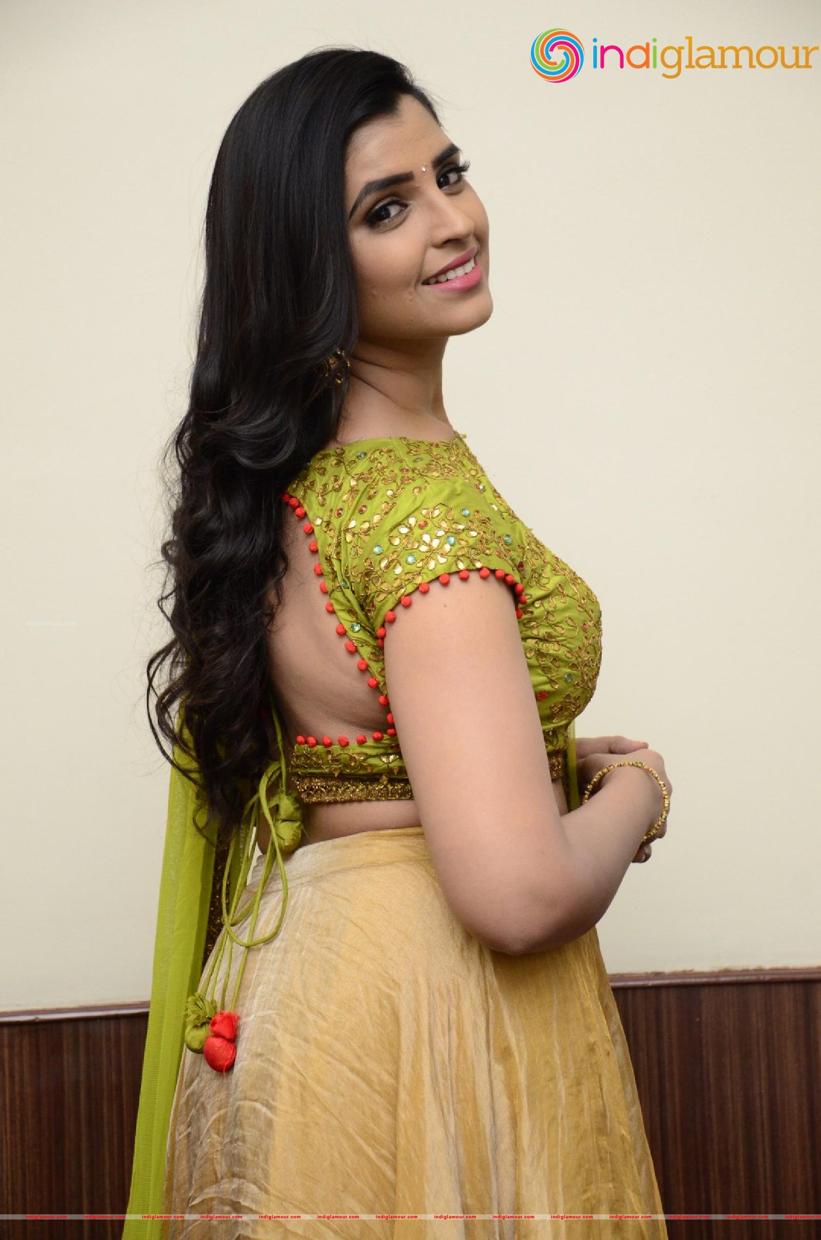 Syamala Actress hd photo