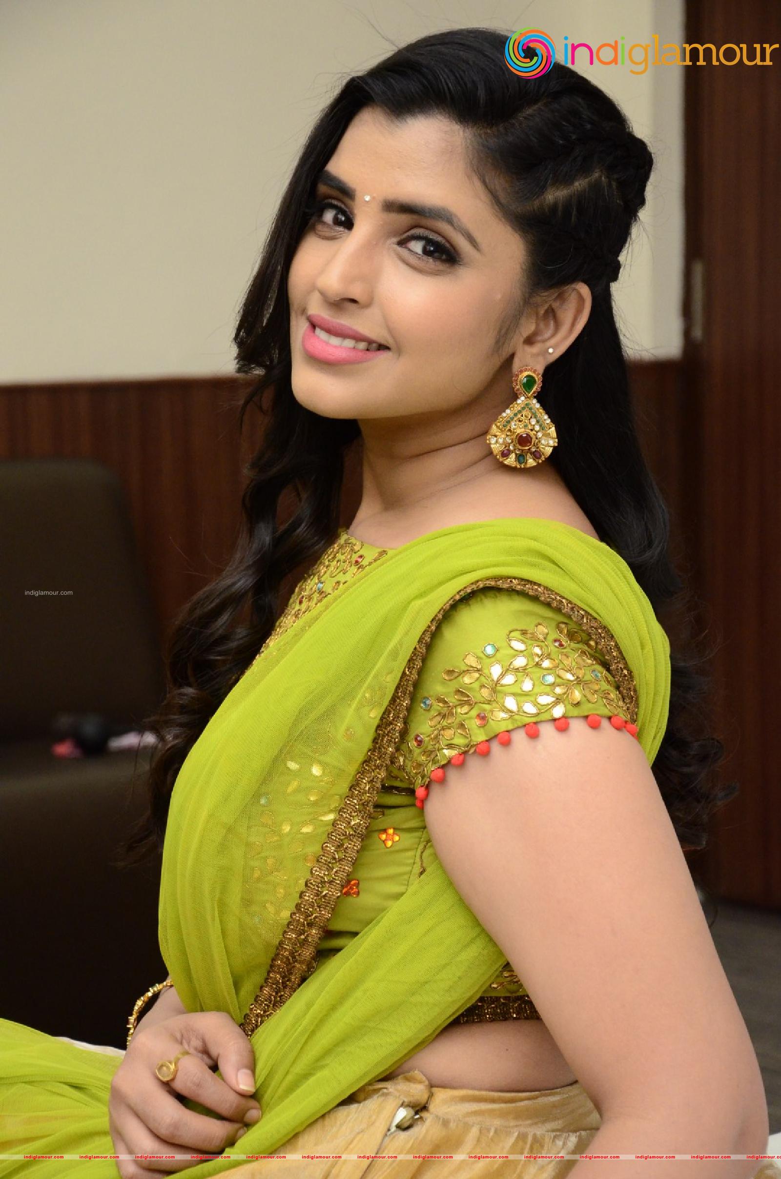 Syamala Actress hd photo