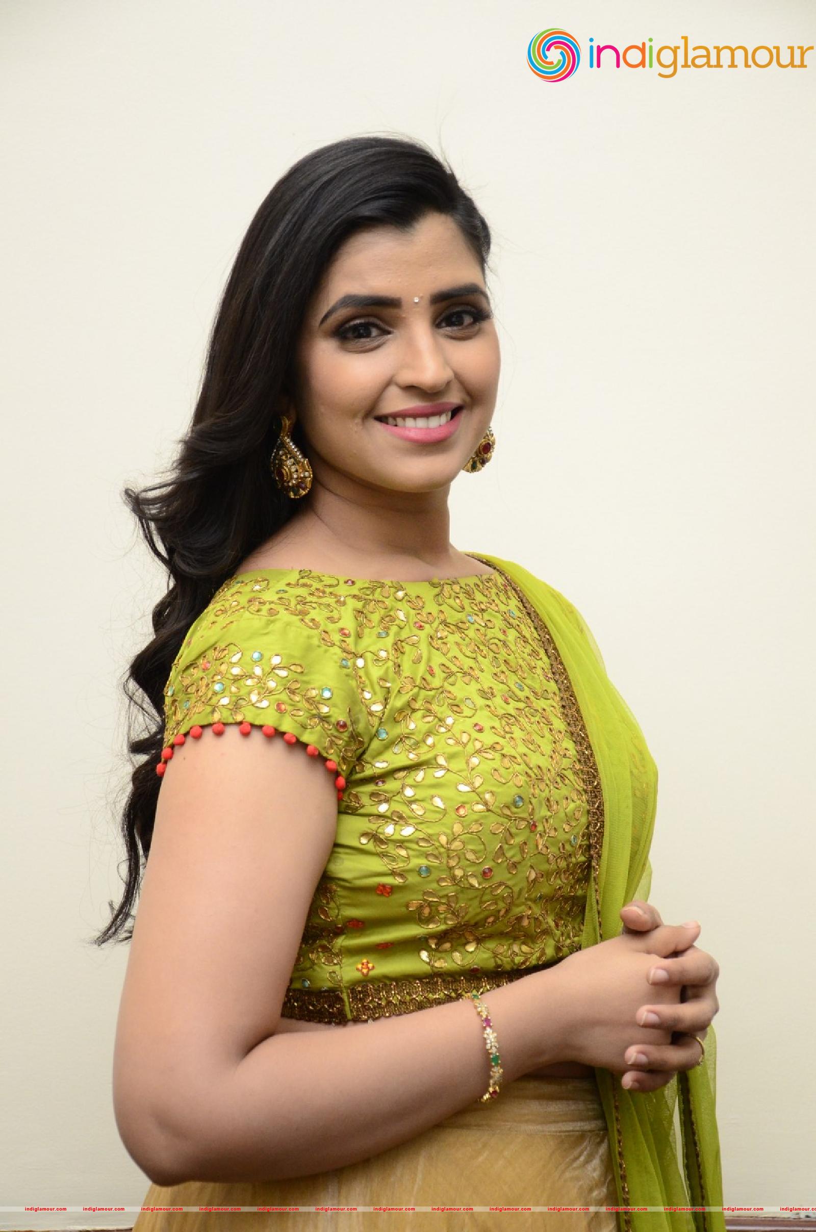 Syamala Actress hd photo