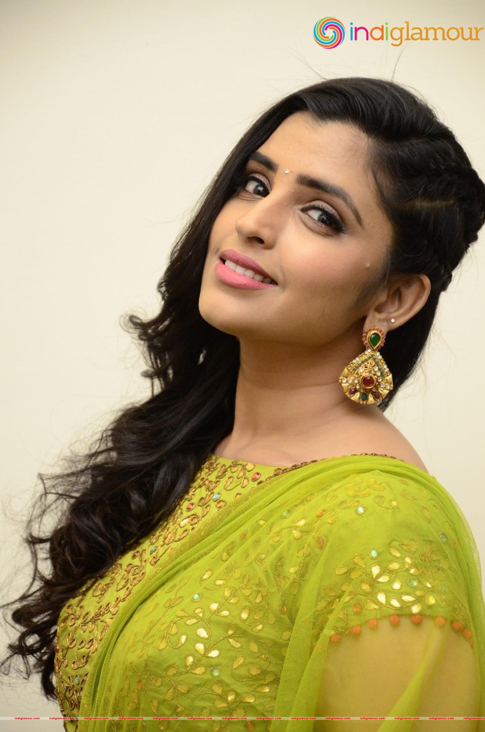 Syamala Actress hd photo