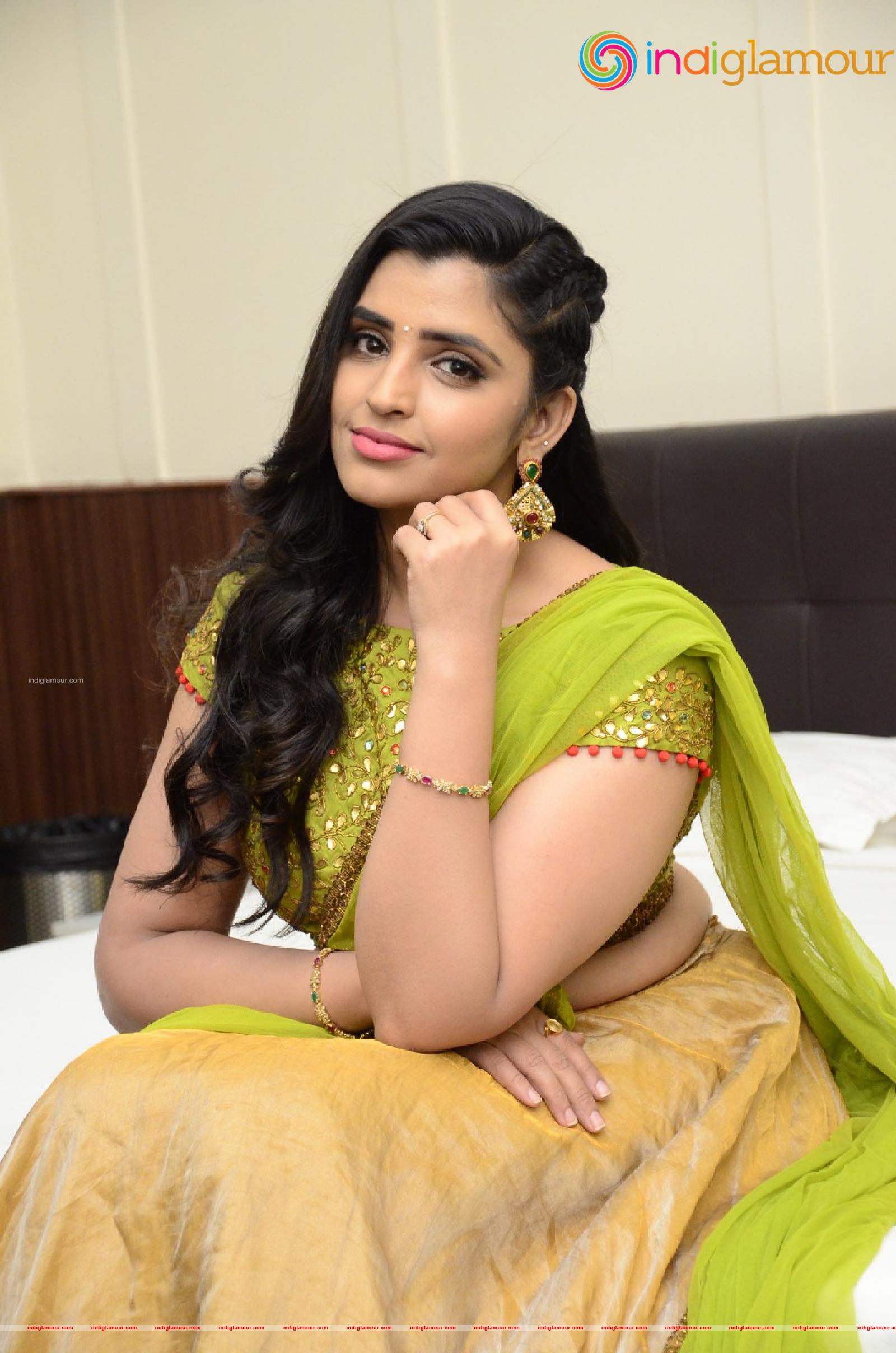 Syamala Actress hd photo