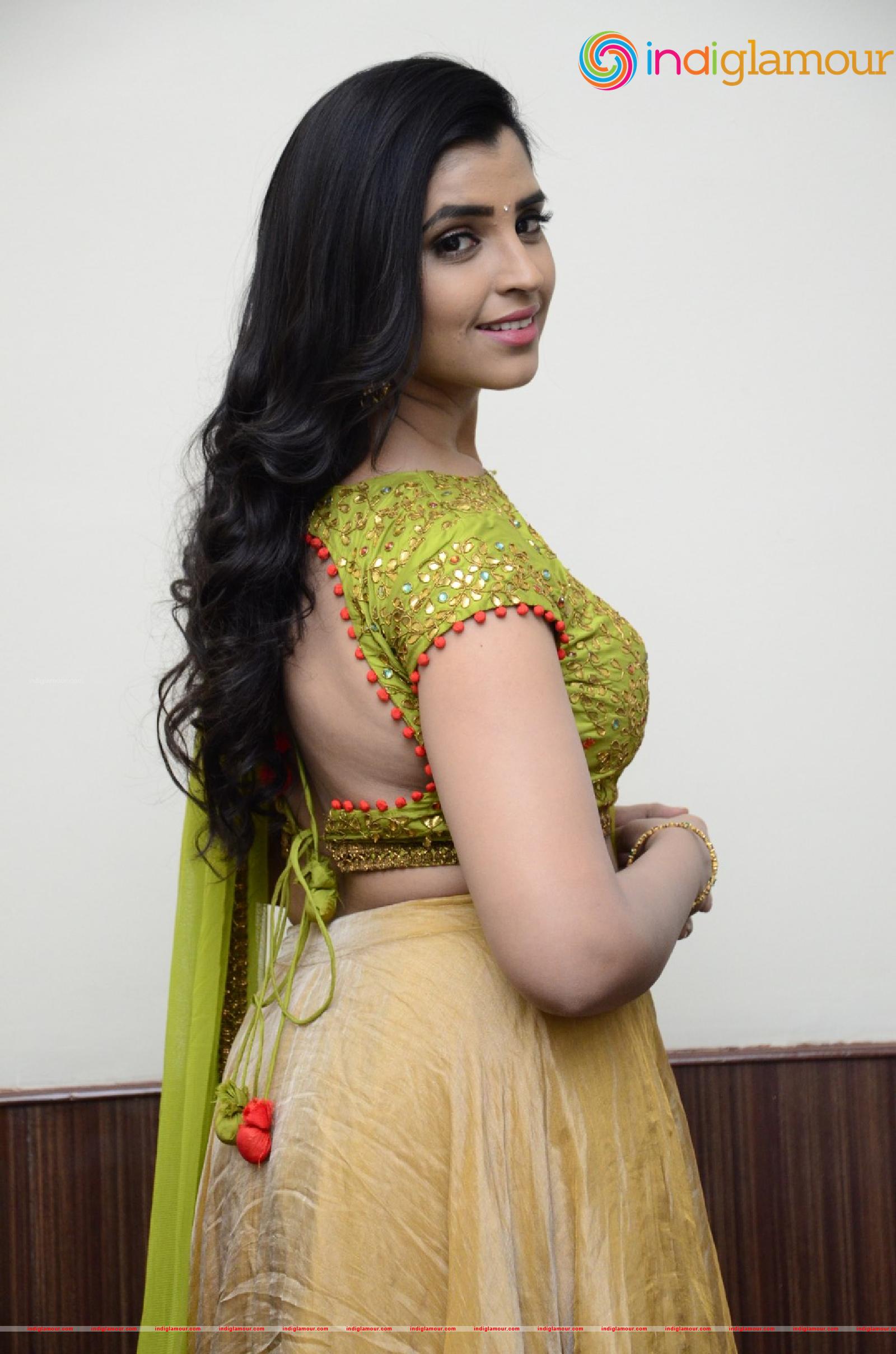 Syamala Actress hd photo