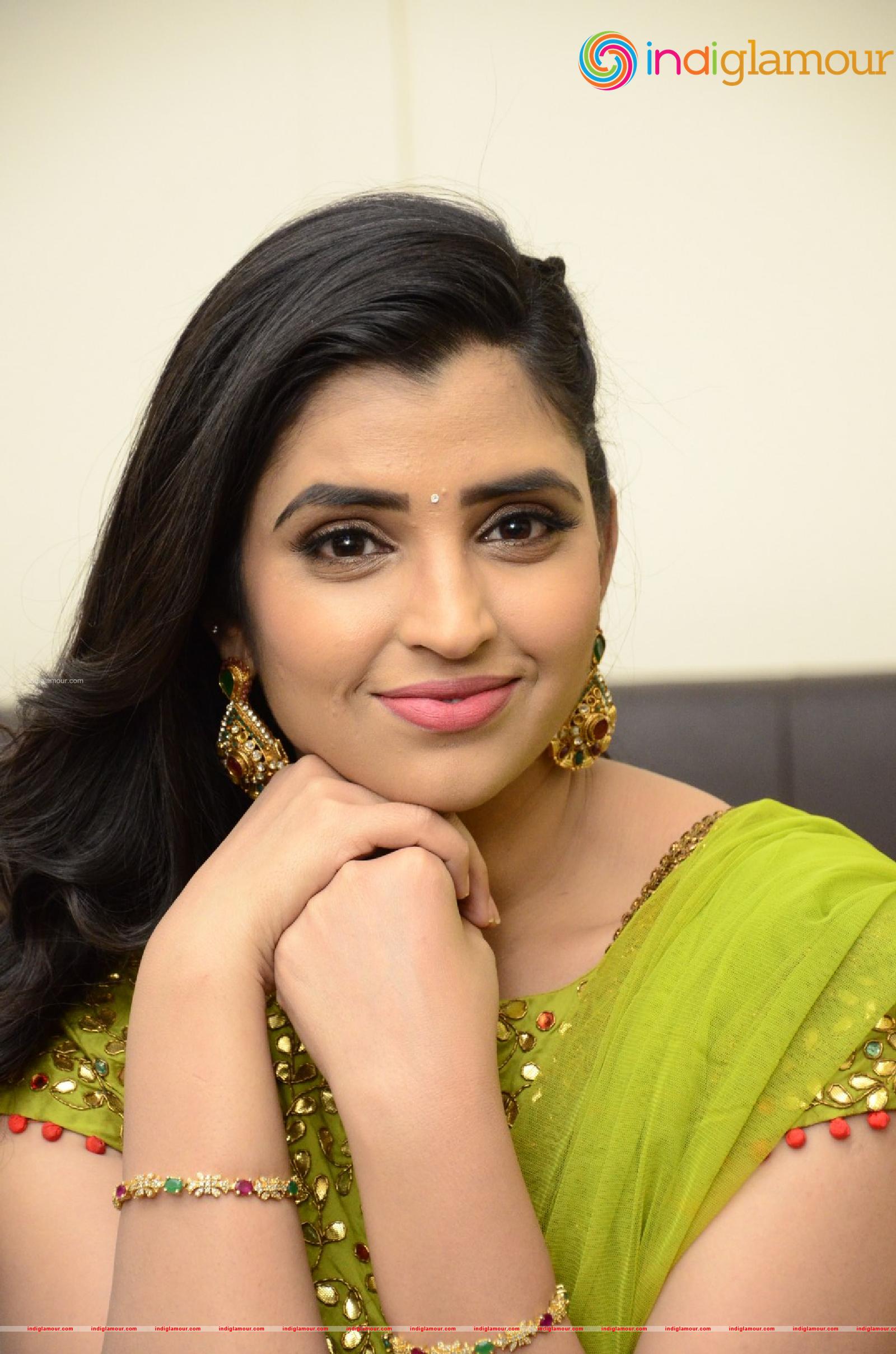 Syamala Actress hd photo