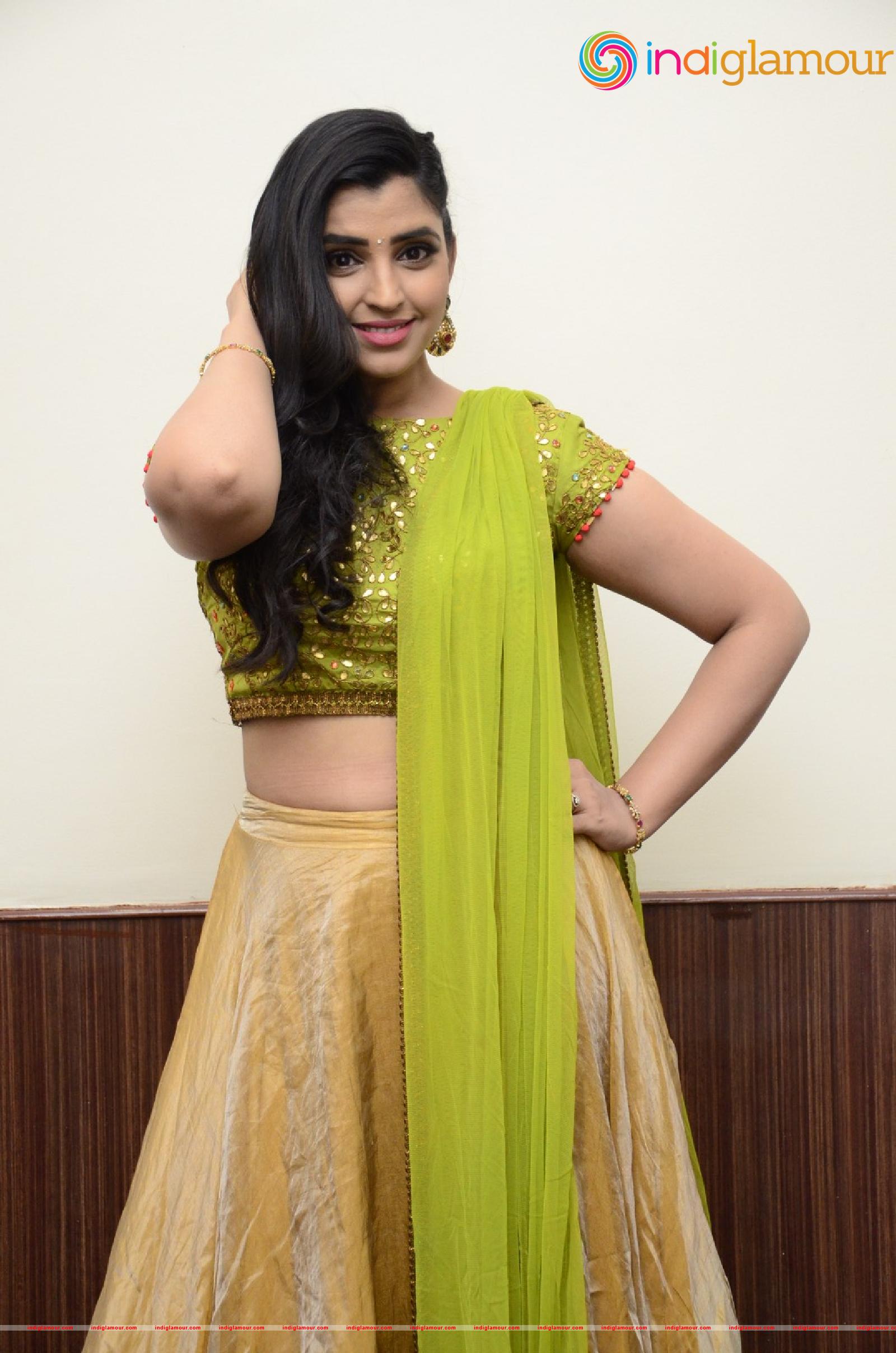 Syamala Actress hd photo