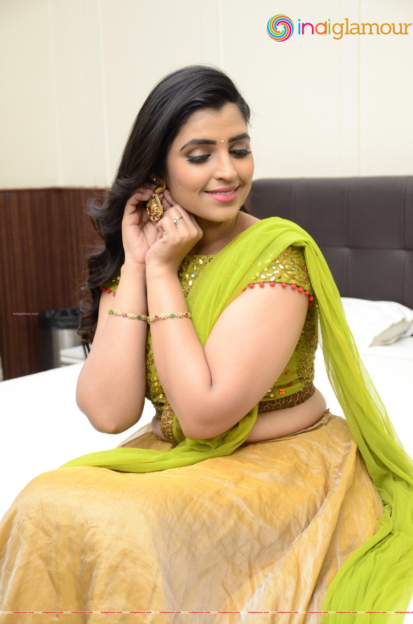 Syamala Actress hd photo