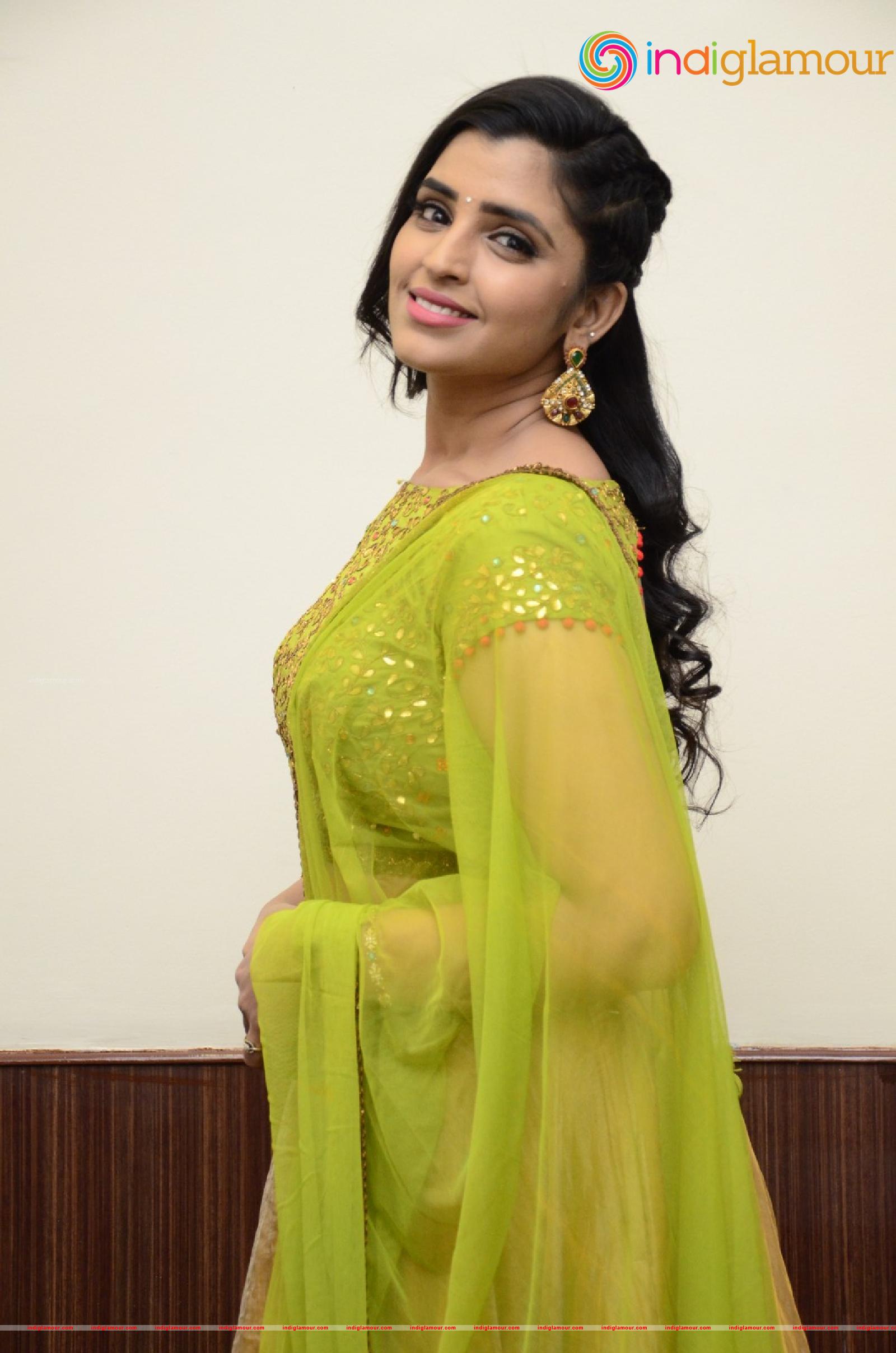 Syamala Actress hd photo