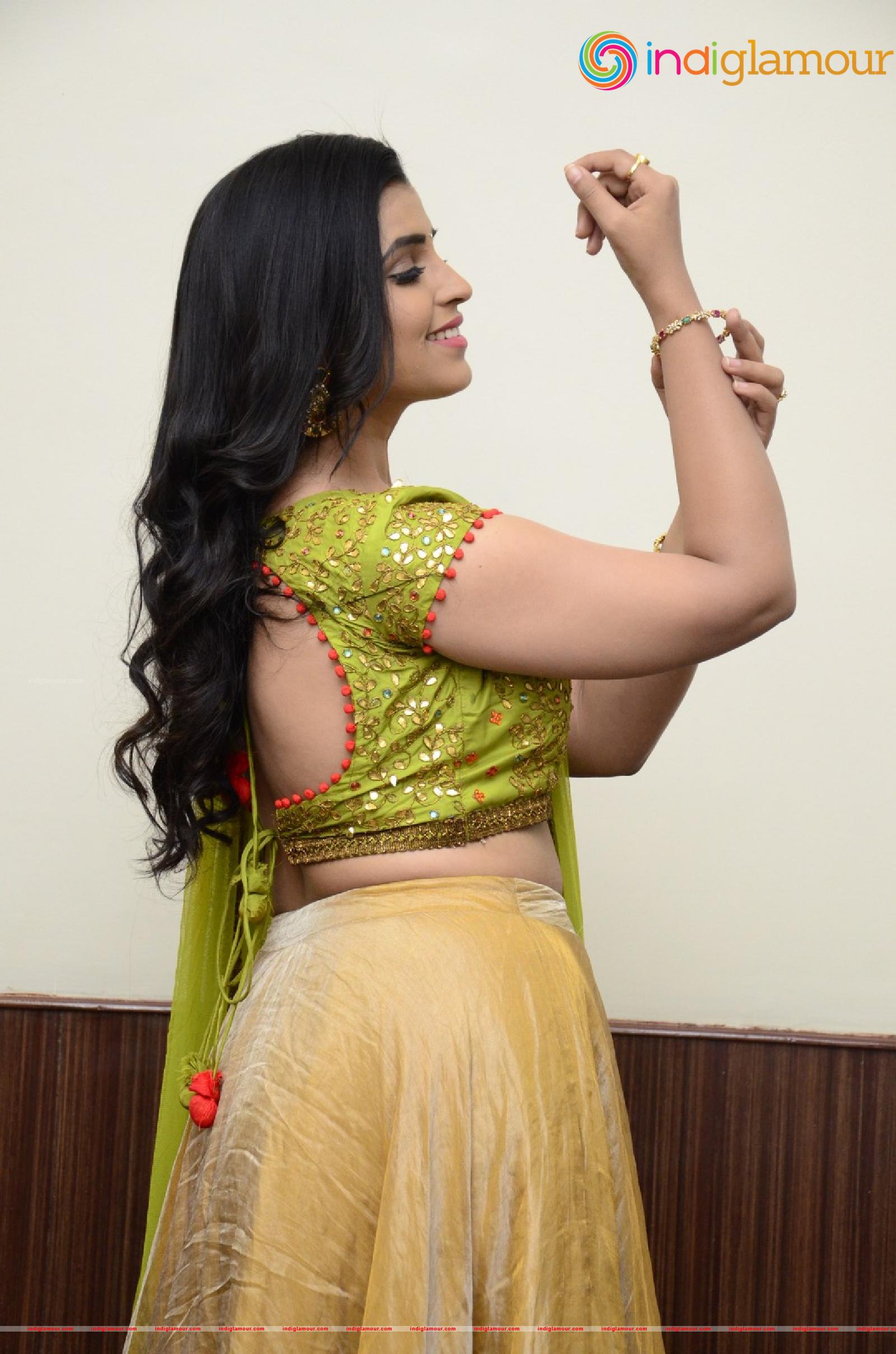 Syamala Actress hd photo