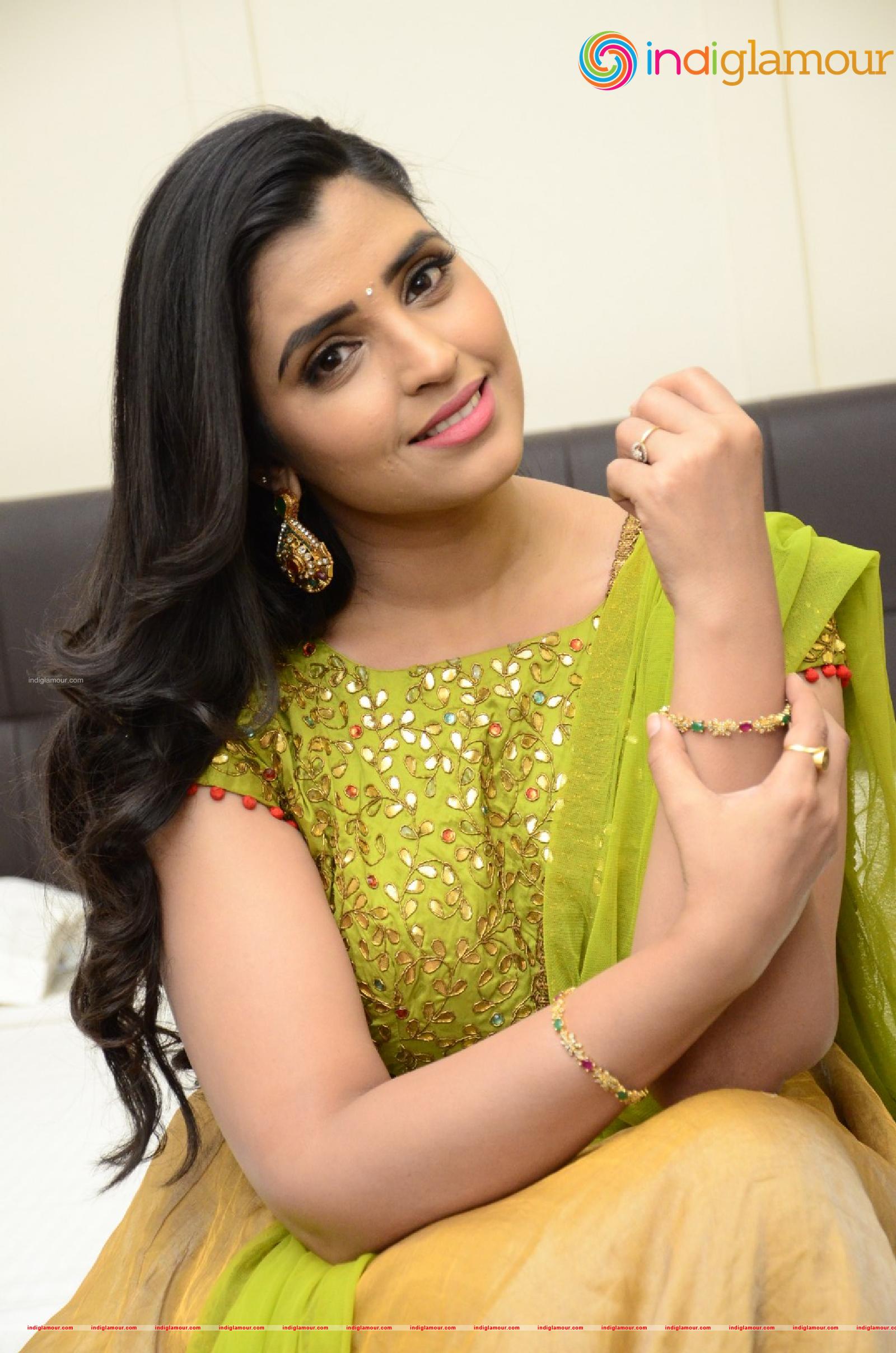 Syamala Actress hd photo