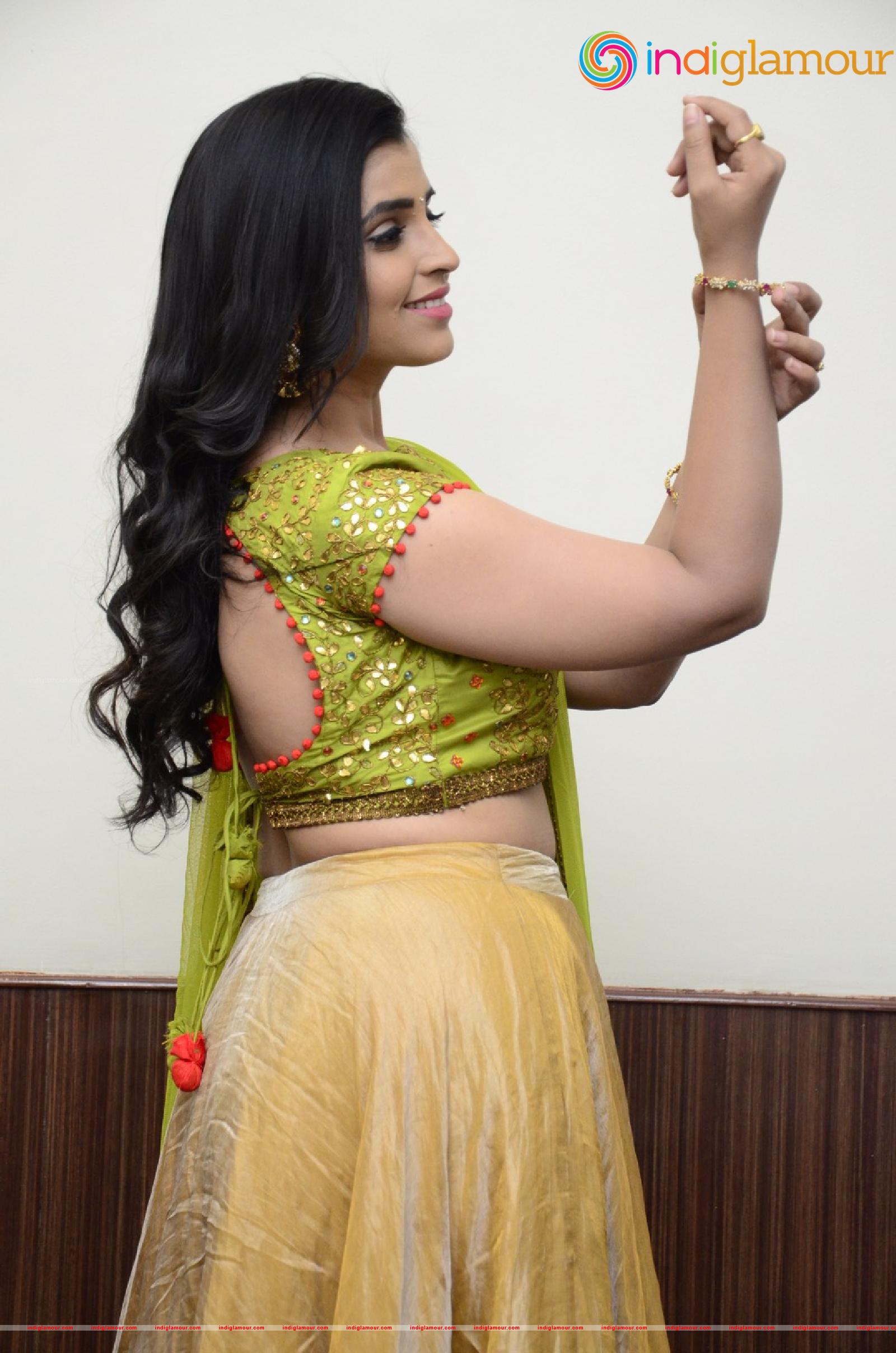 Syamala Actress hd photo