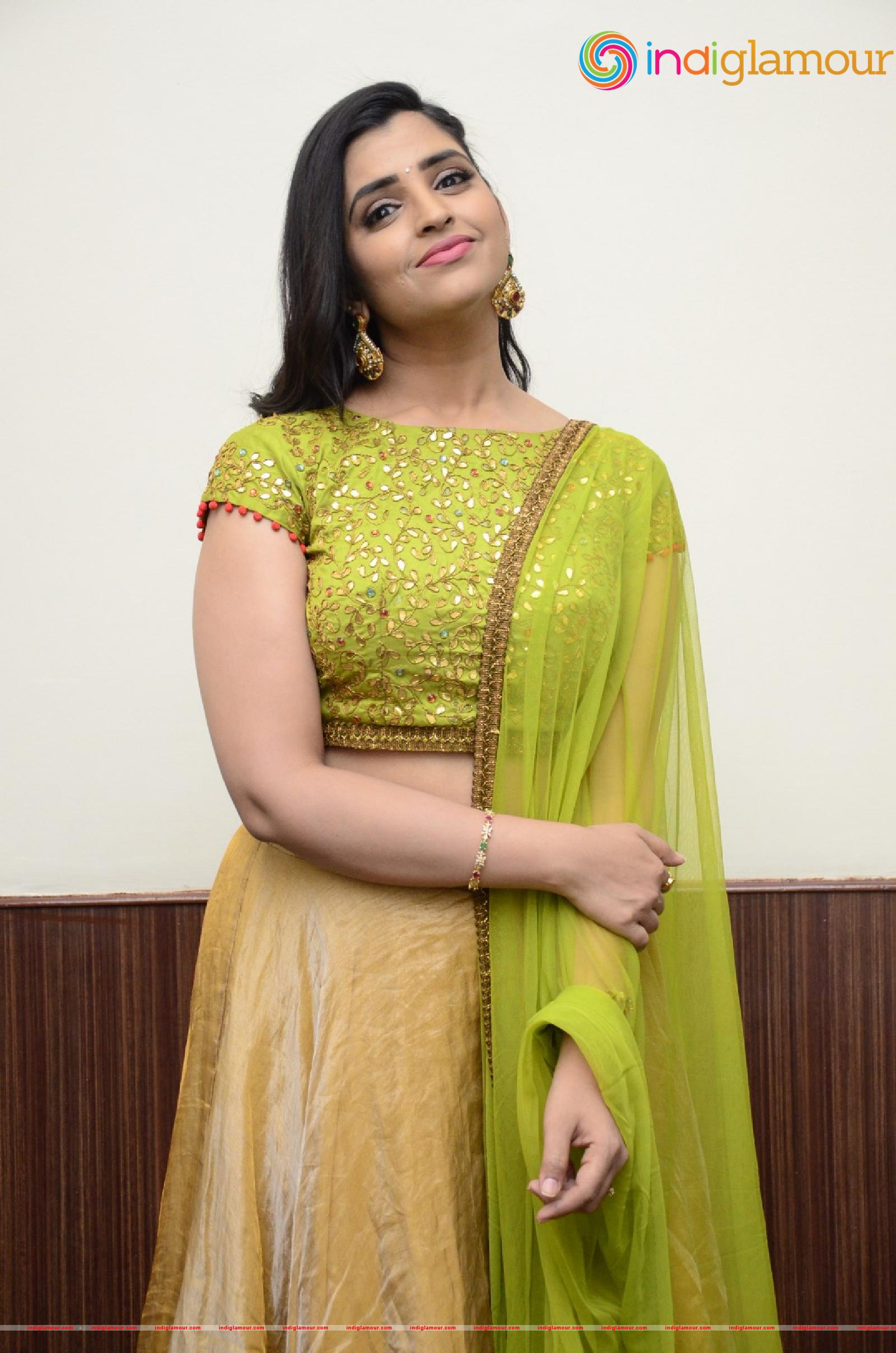 Syamala Actress hd photo