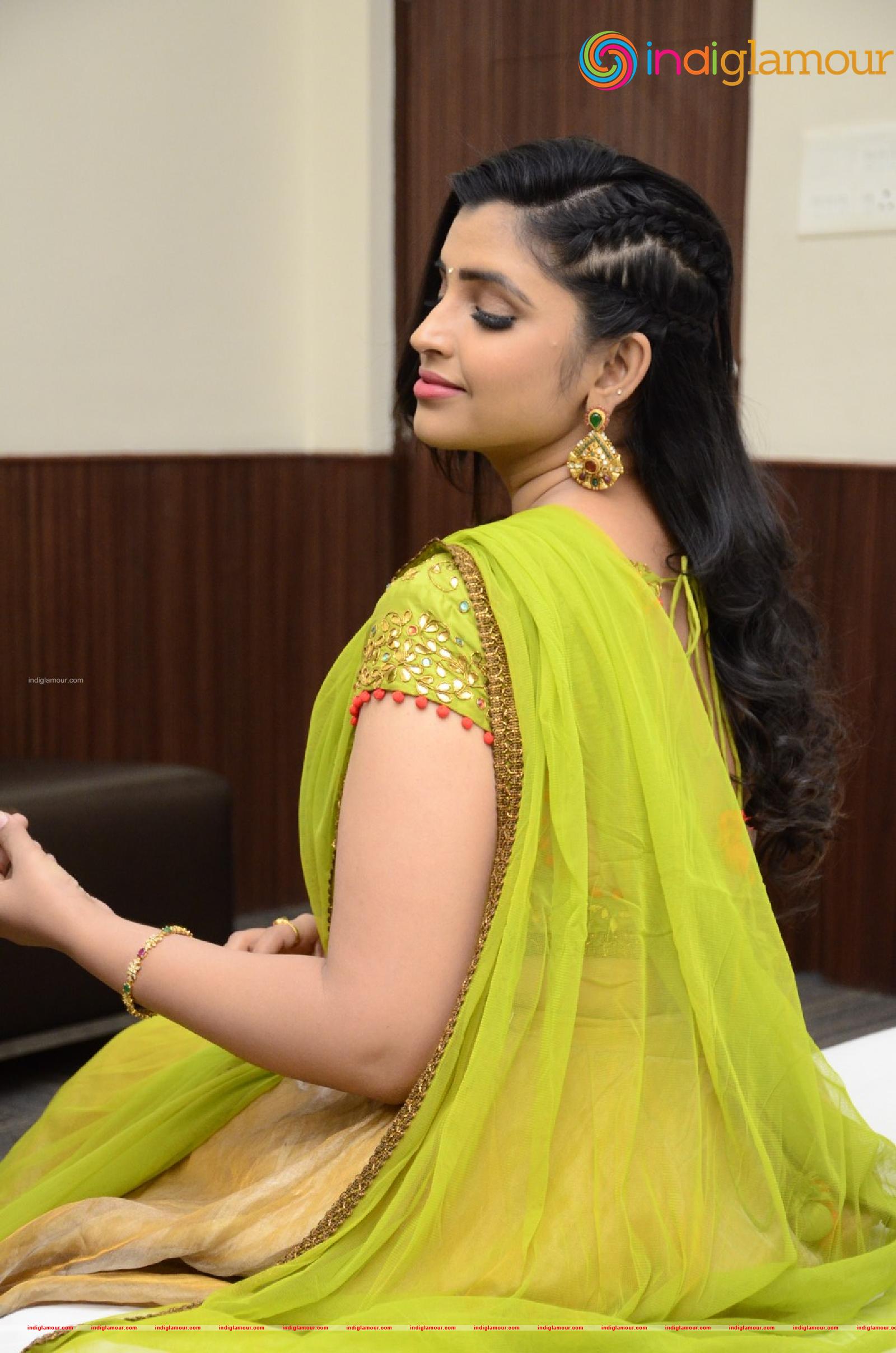 Syamala Actress hd photo